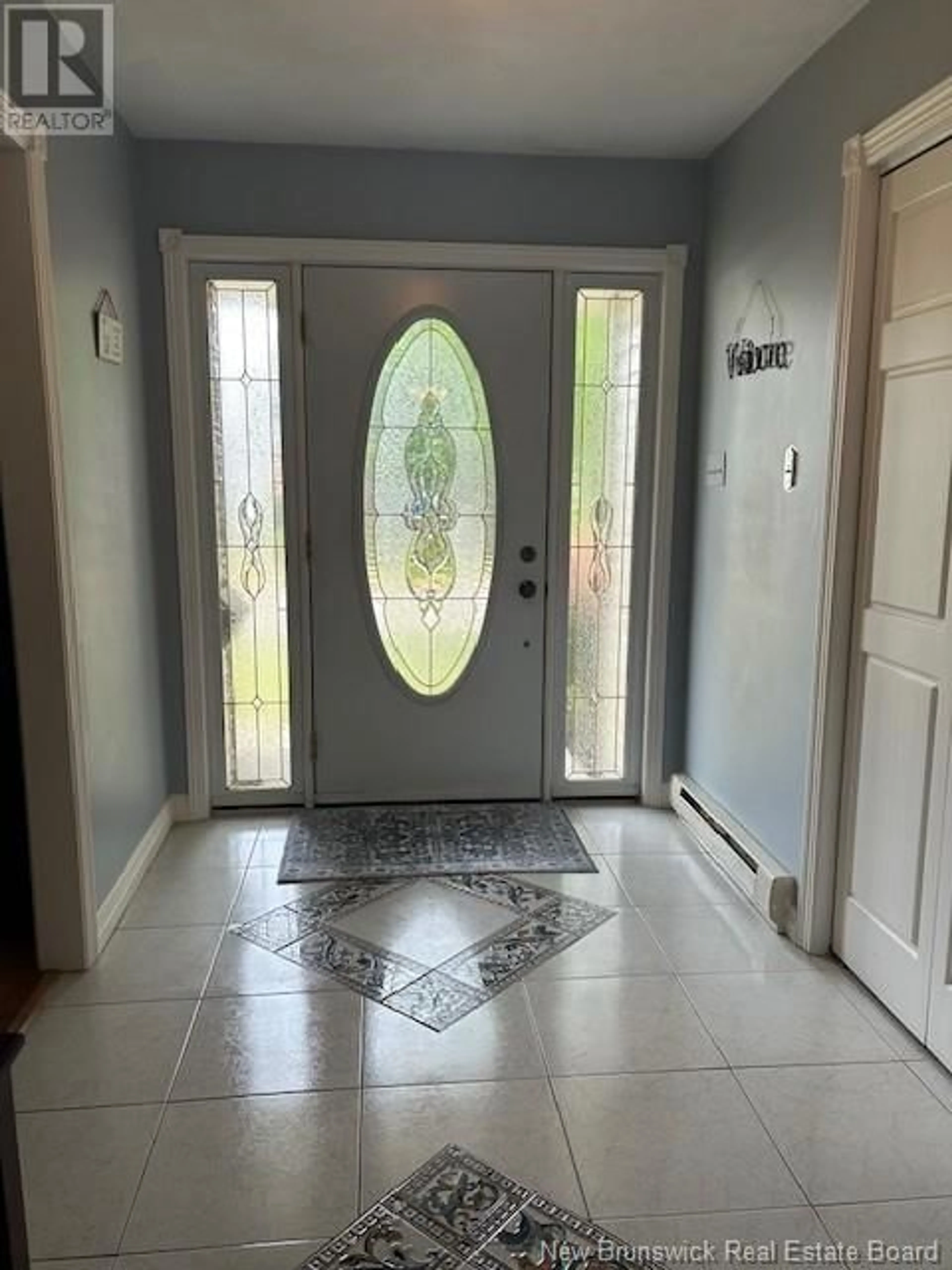 Indoor foyer for 146 WOODLEIGH STREET, Moncton New Brunswick E1C9K1