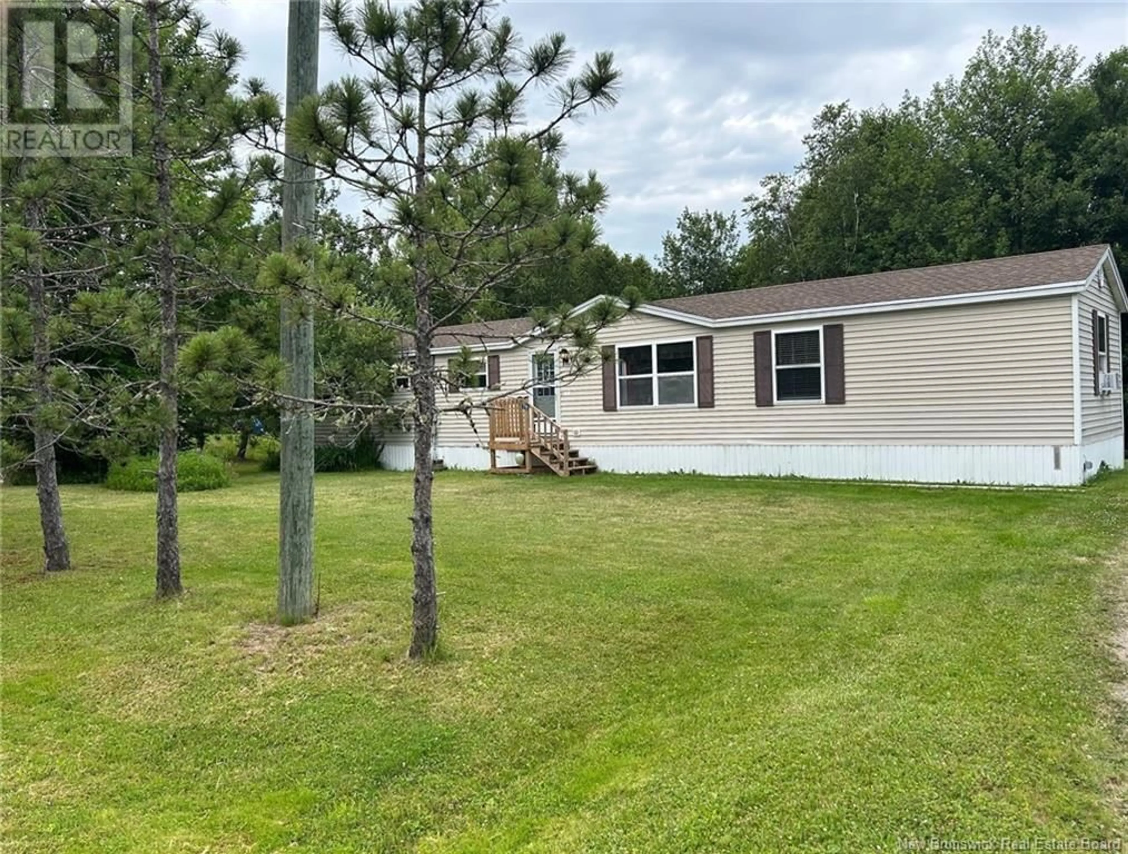 Home with vinyl exterior material, water/lake/river/ocean view for 76 CRYSTAL DRIVE, Waasis New Brunswick E3B9B6