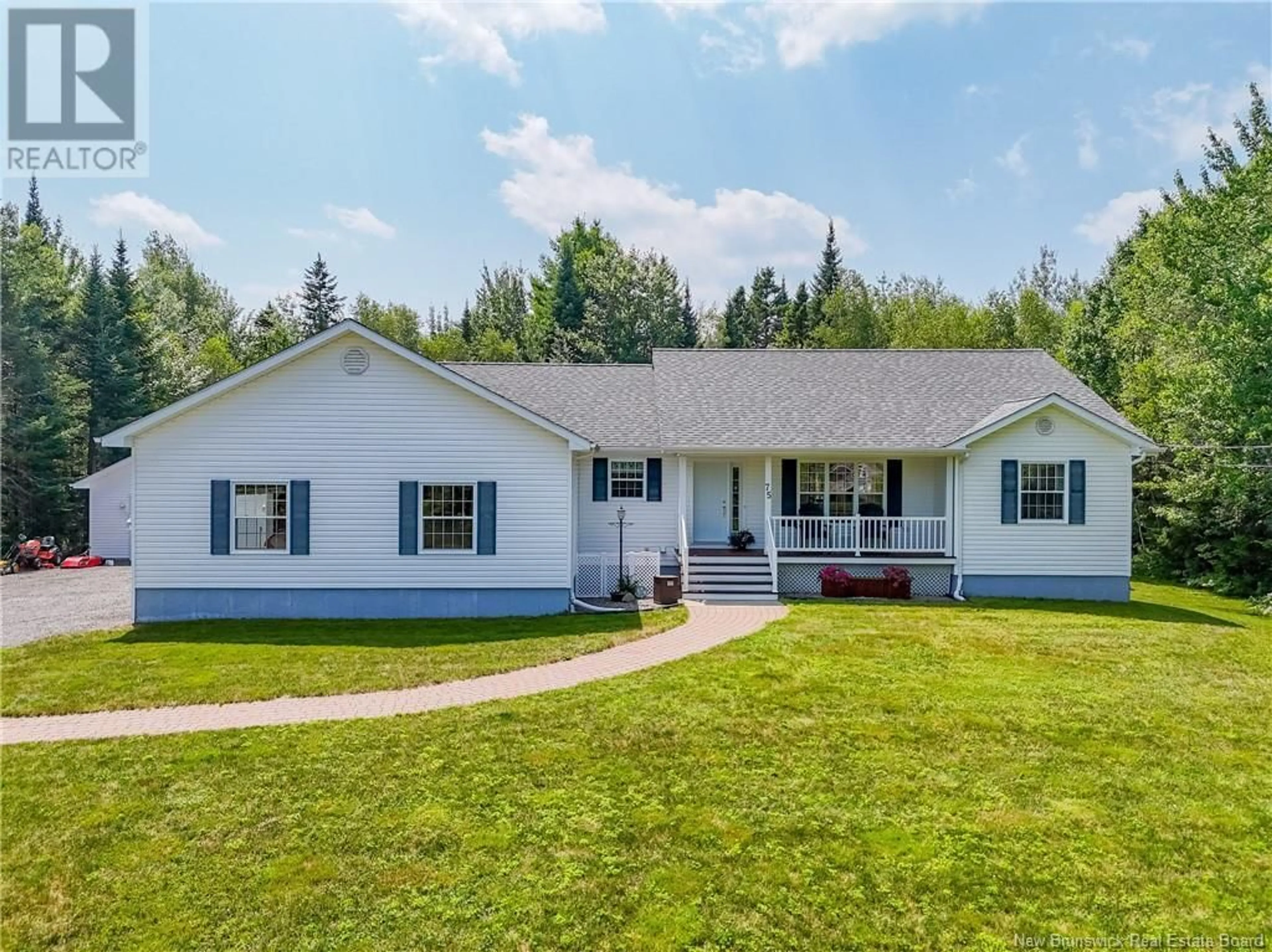Home with vinyl exterior material, unknown for 75 DEXTER CRESCENT, Lincoln New Brunswick E3B9Z3