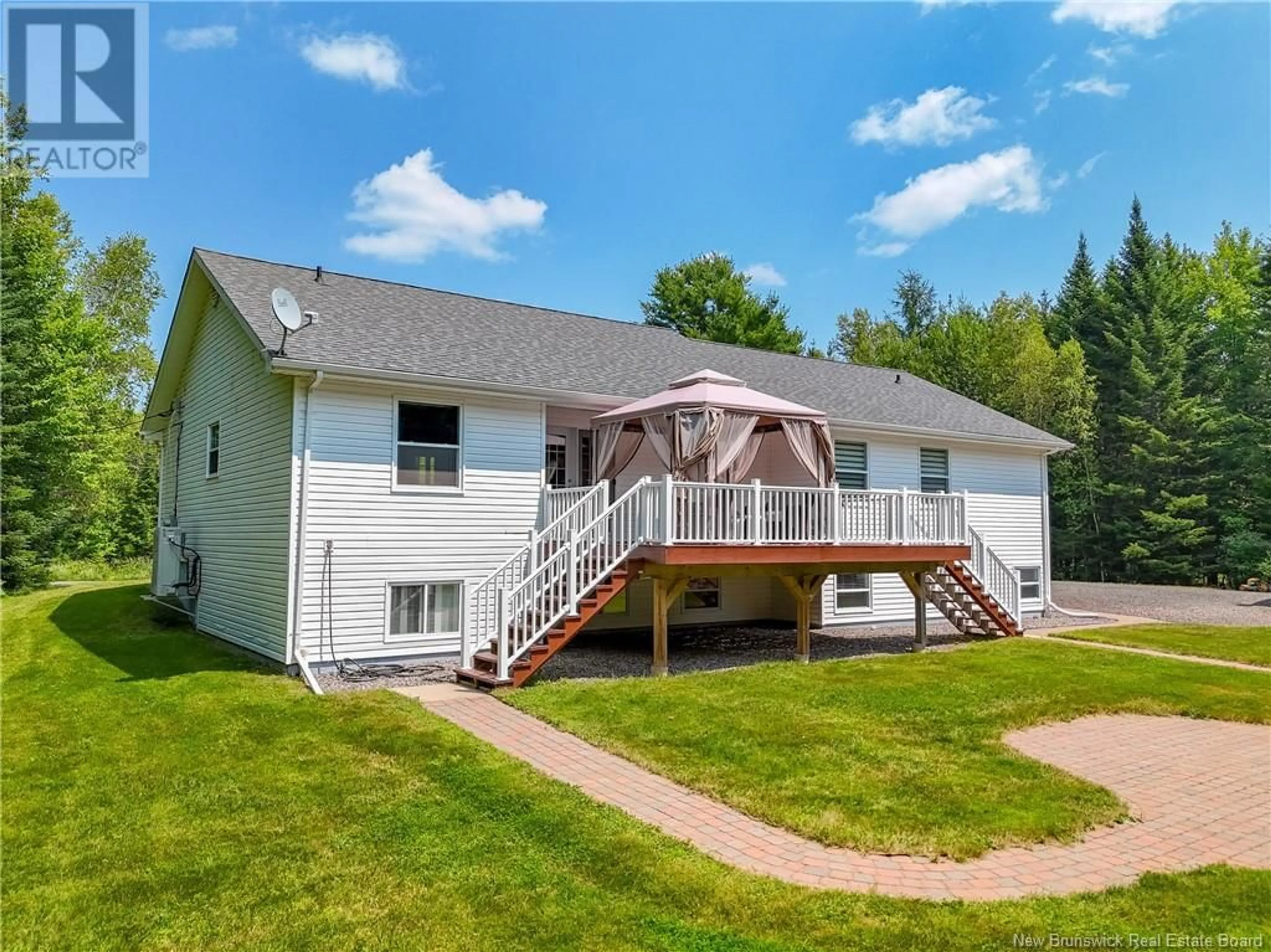 Home with vinyl exterior material, water/lake/river/ocean view for 75 DEXTER CRESCENT, Lincoln New Brunswick E3B9Z3
