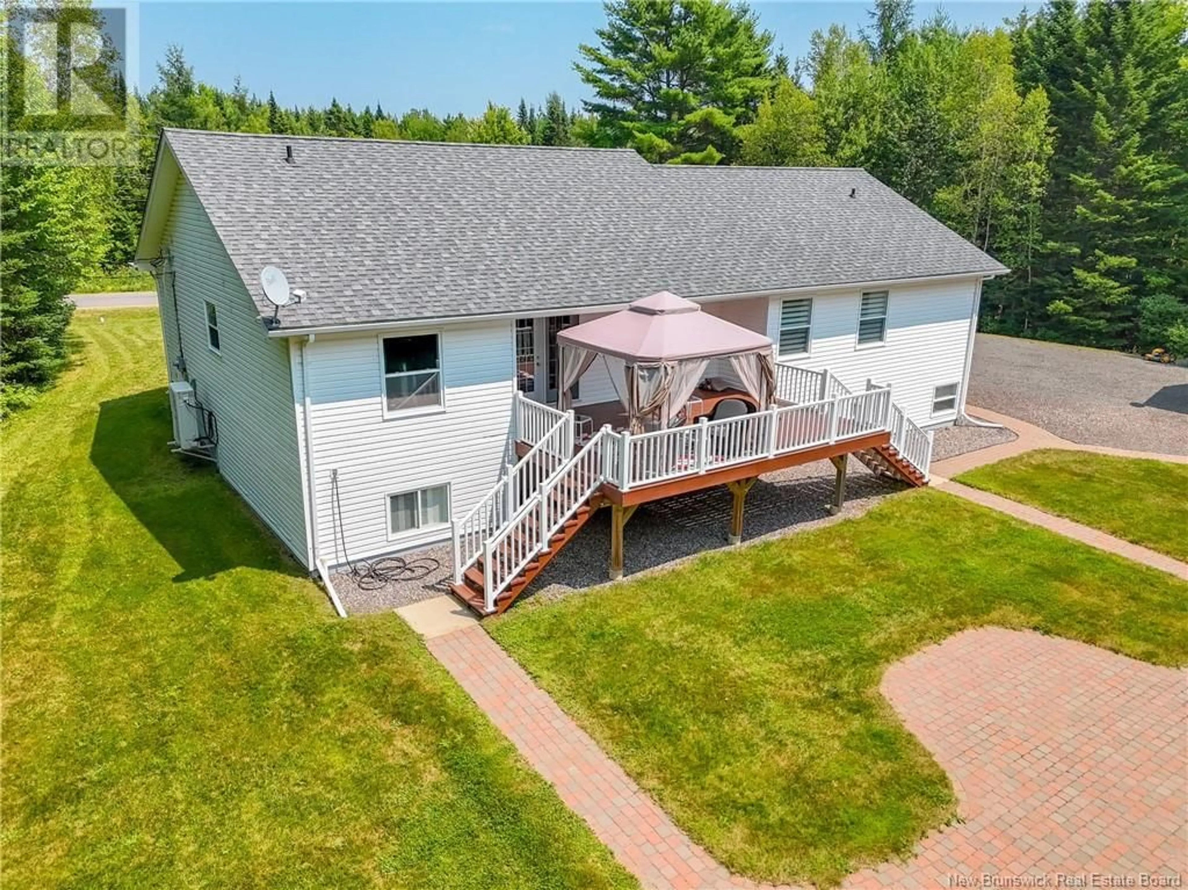 A pic from outside/outdoor area/front of a property/back of a property/a pic from drone, water/lake/river/ocean view for 75 DEXTER CRESCENT, Lincoln New Brunswick E3B9Z3