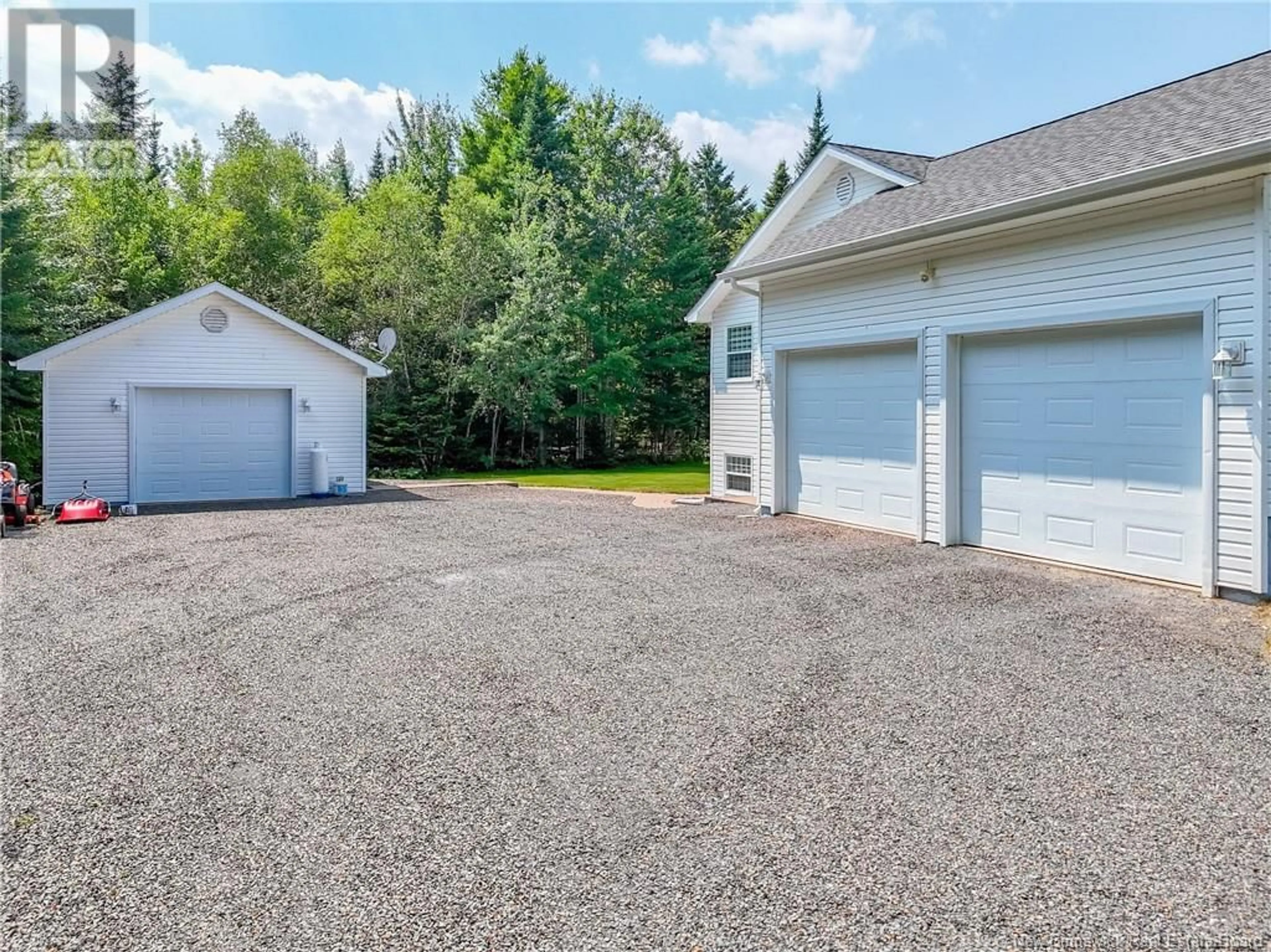Indoor garage for 75 DEXTER CRESCENT, Lincoln New Brunswick E3B9Z3