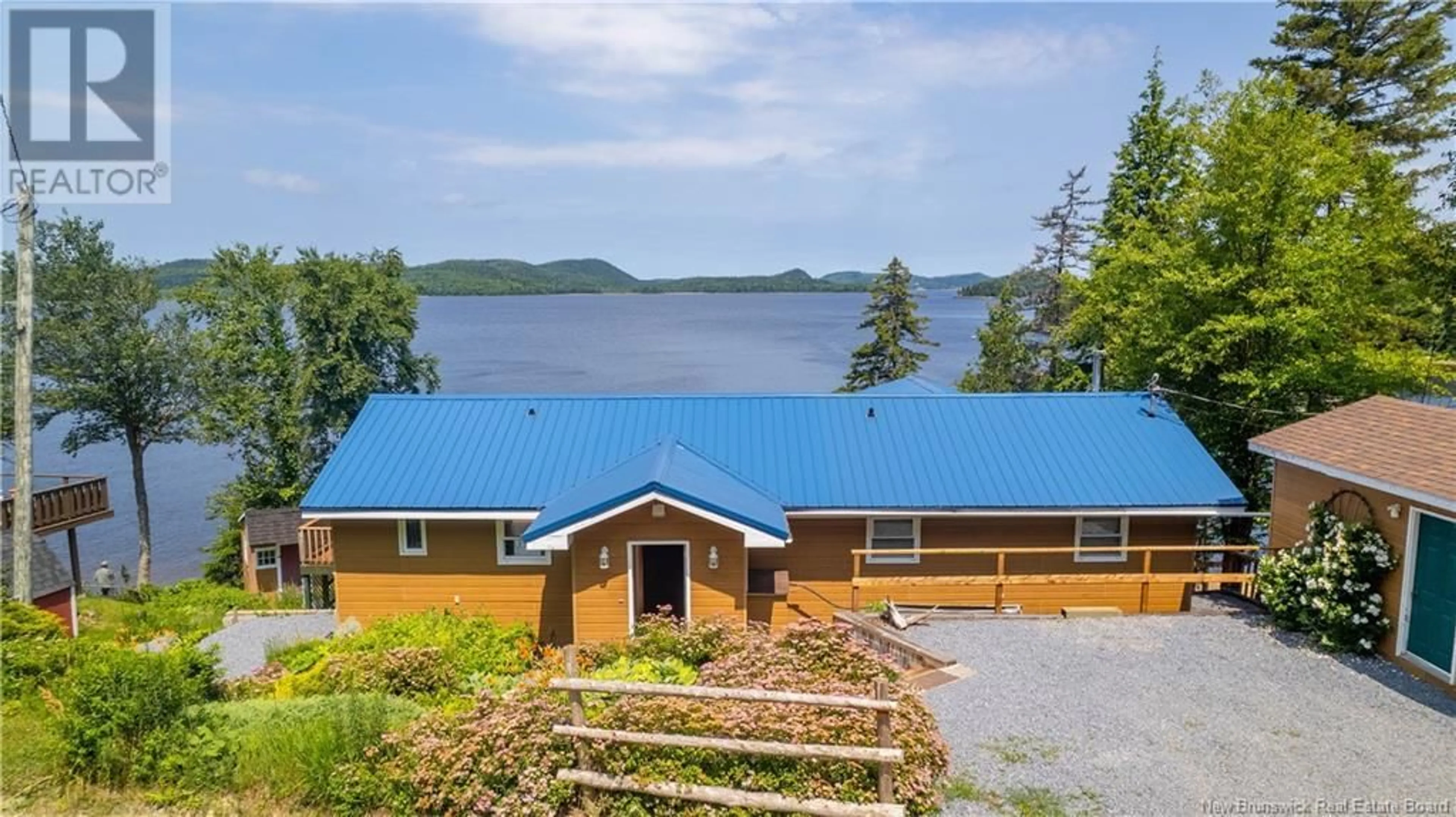 A pic from outside/outdoor area/front of a property/back of a property/a pic from drone, water/lake/river/ocean view for 28 EEL COVE ROAD, Utopia New Brunswick E5C2J4