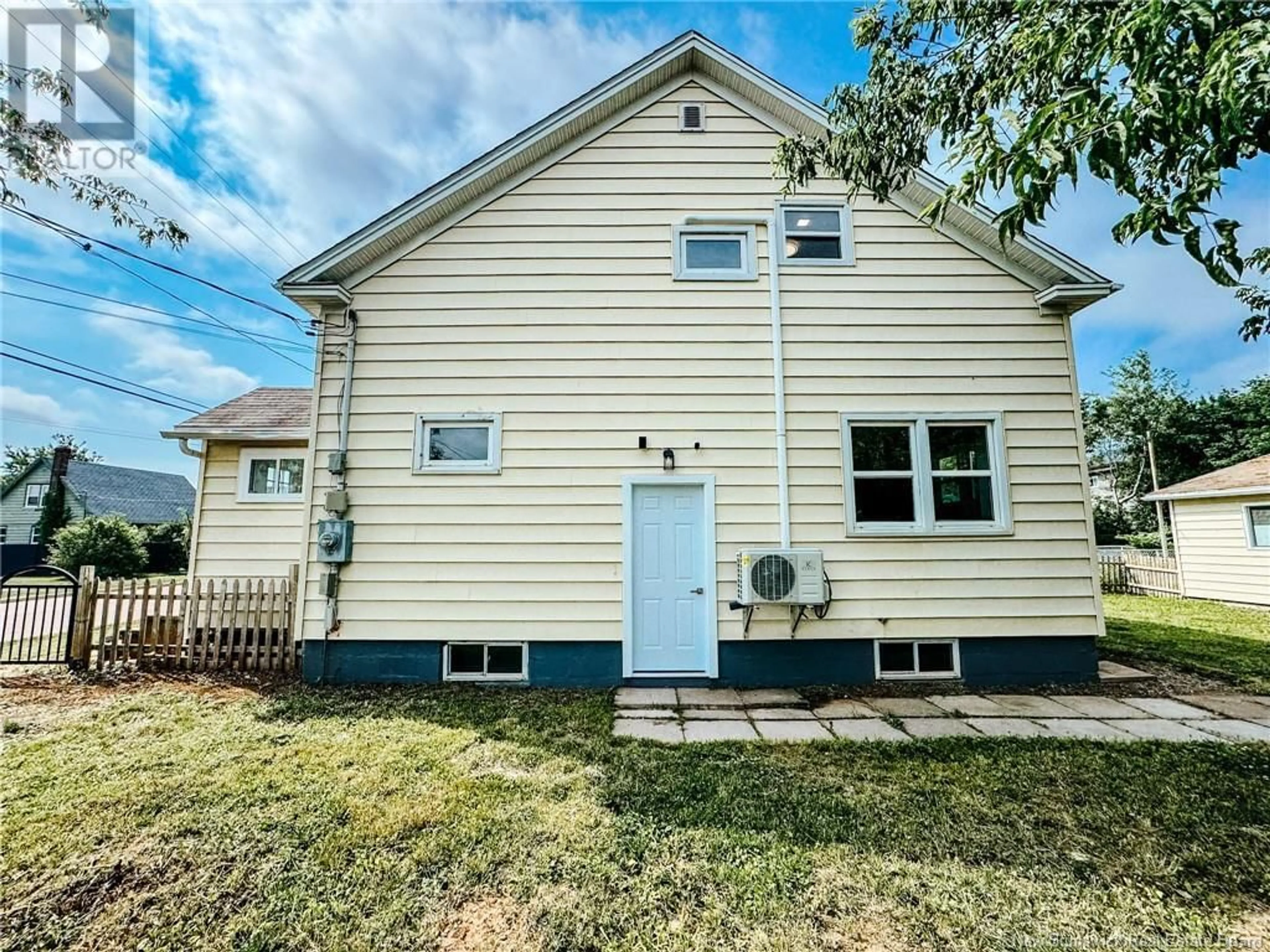 Home with vinyl exterior material, street for 100 OAKLAND AVENUE, Moncton New Brunswick E1C7P1
