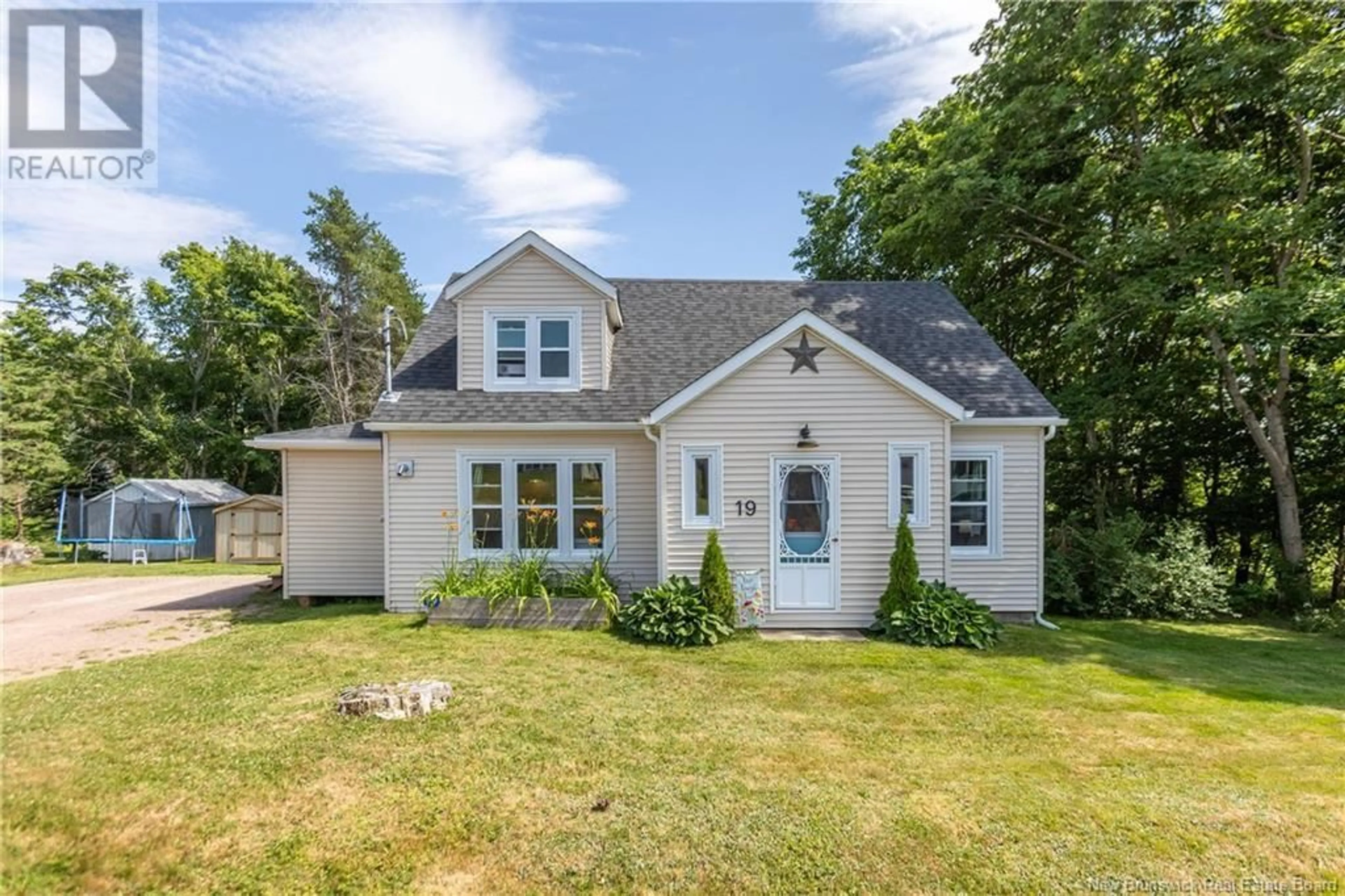 Home with vinyl exterior material, street for 19 STEPHENS DRIVE, Sackville New Brunswick E4L1J5