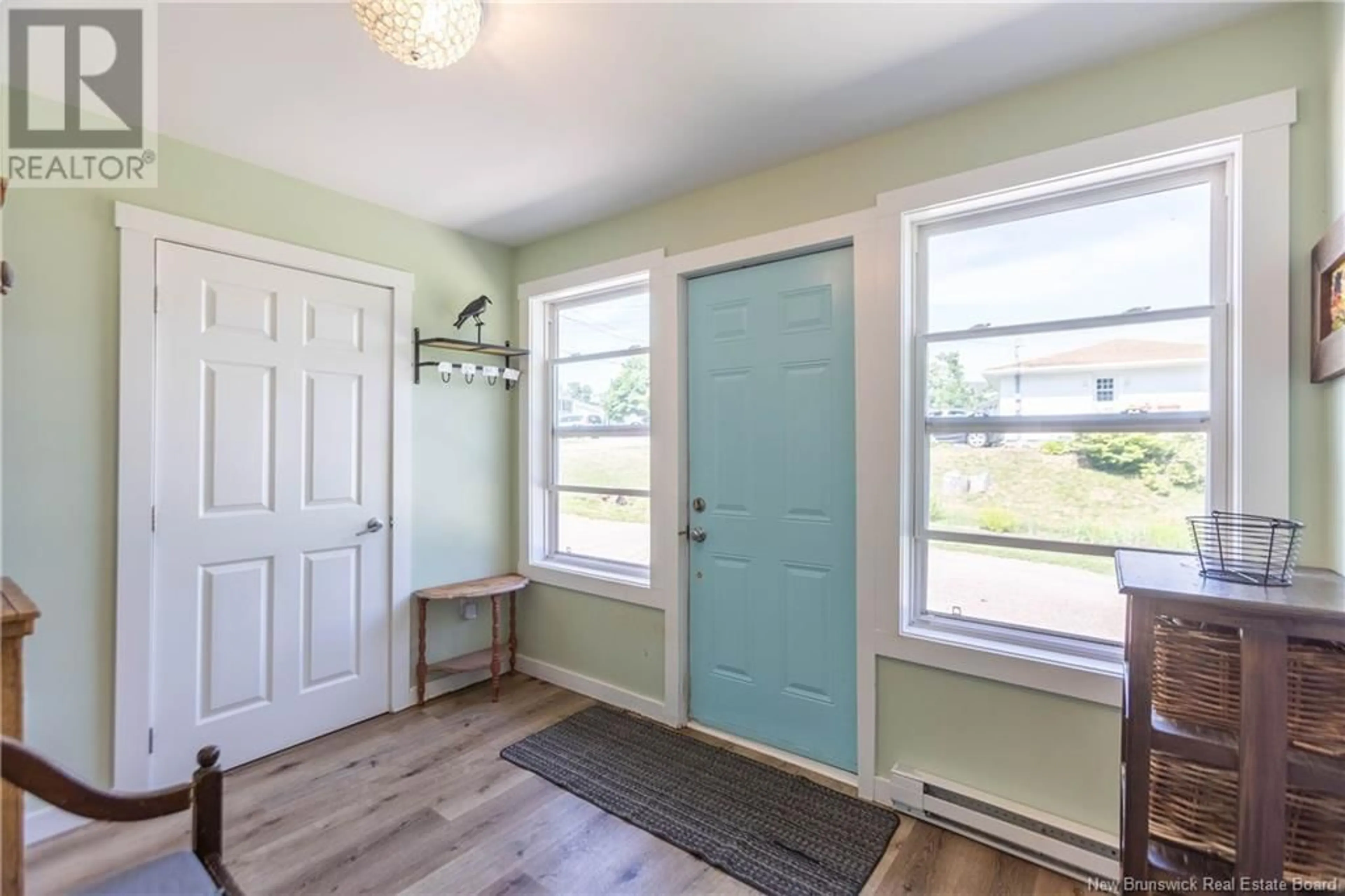Indoor entryway for 19 STEPHENS DRIVE, Sackville New Brunswick E4L1J5