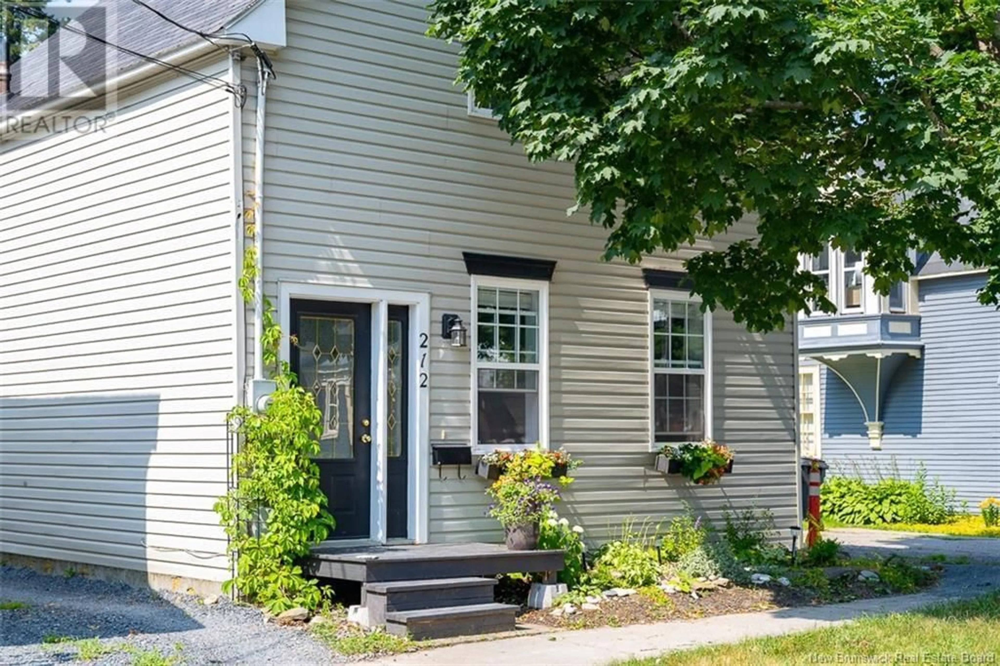 Home with vinyl exterior material, street for 212 GEORGE STREET, Fredericton New Brunswick E3B1J5