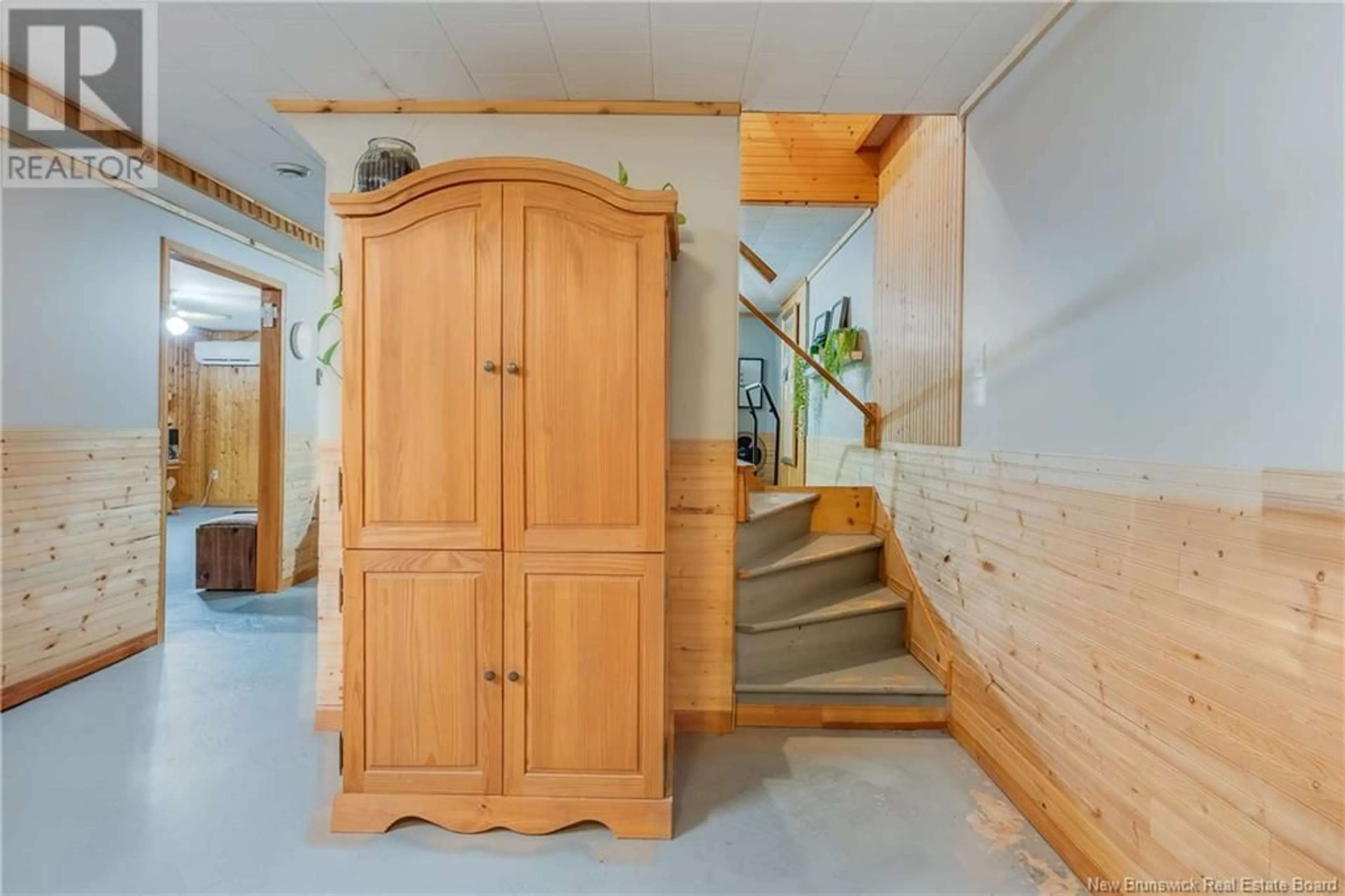 Indoor foyer for 165 MIDDLESEX ROAD, Colpitts Settlement New Brunswick E4J1G7