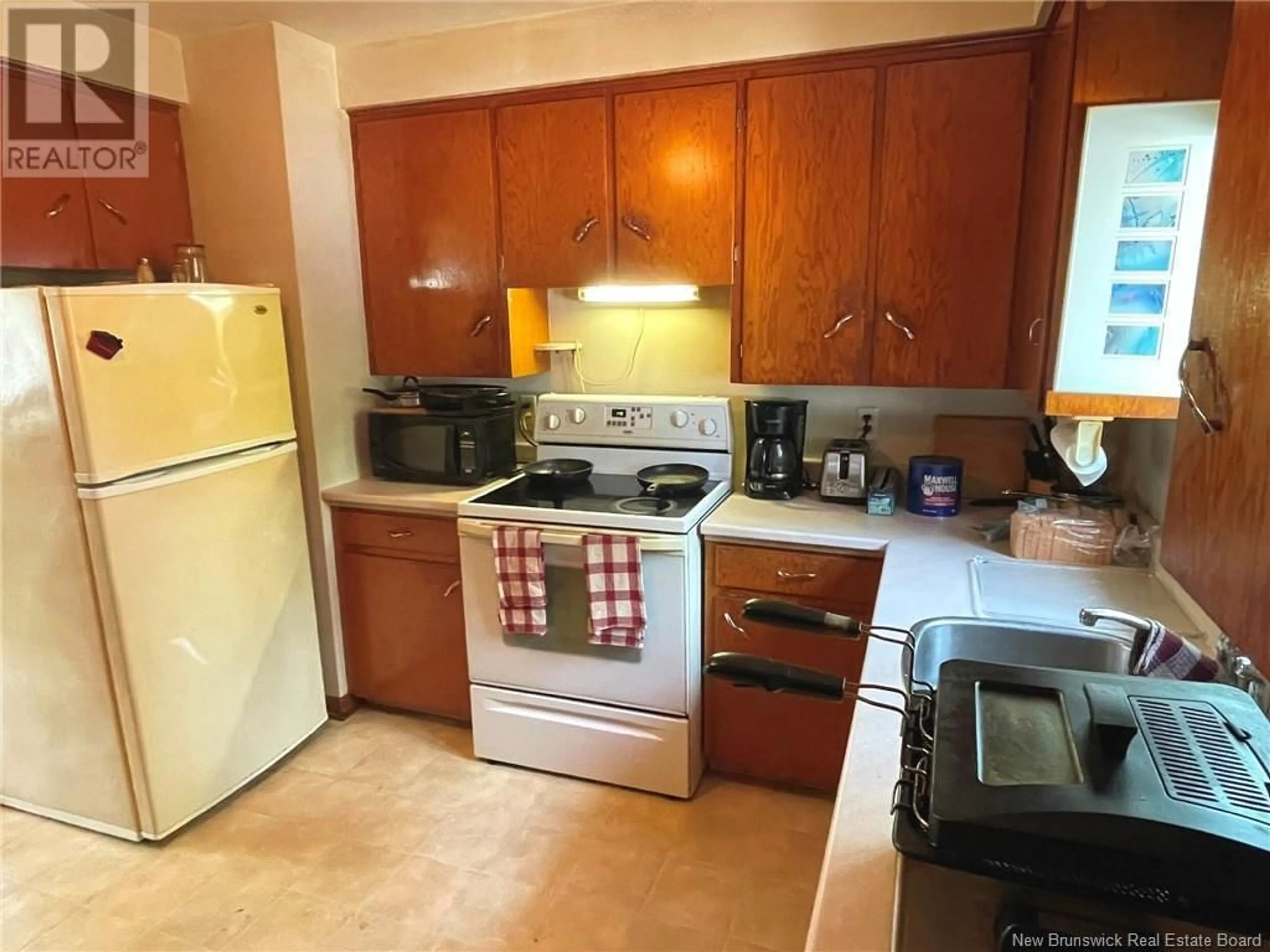 Standard kitchen, unknown for 42 ATKINSON, Moncton New Brunswick E1C7S3