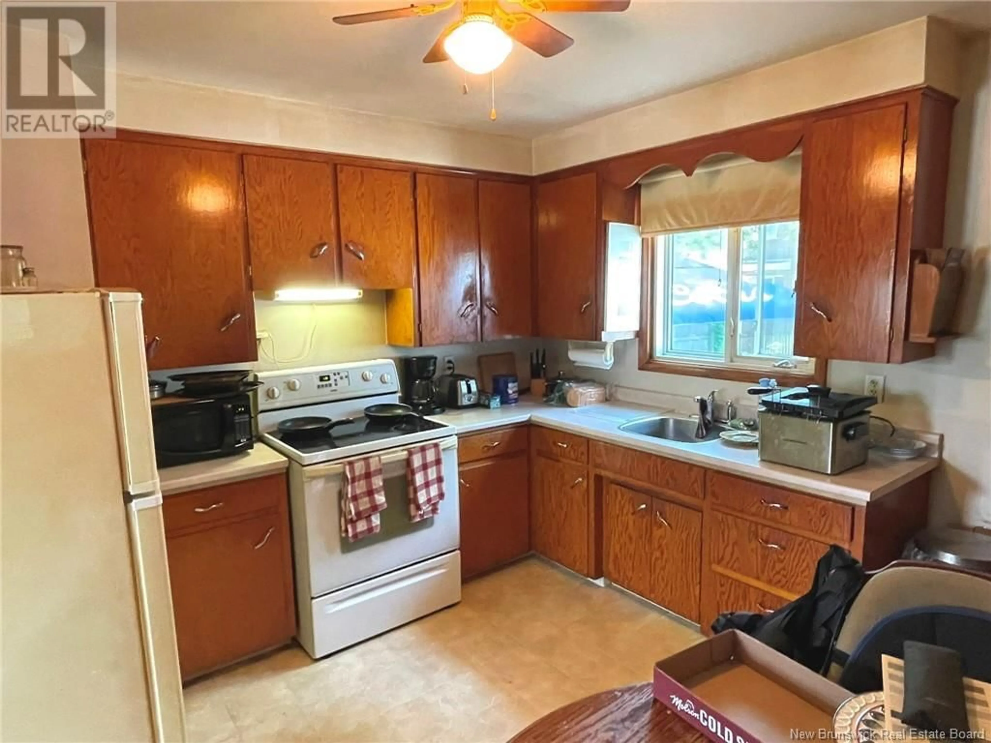 Standard kitchen, unknown for 42 ATKINSON, Moncton New Brunswick E1C7S3