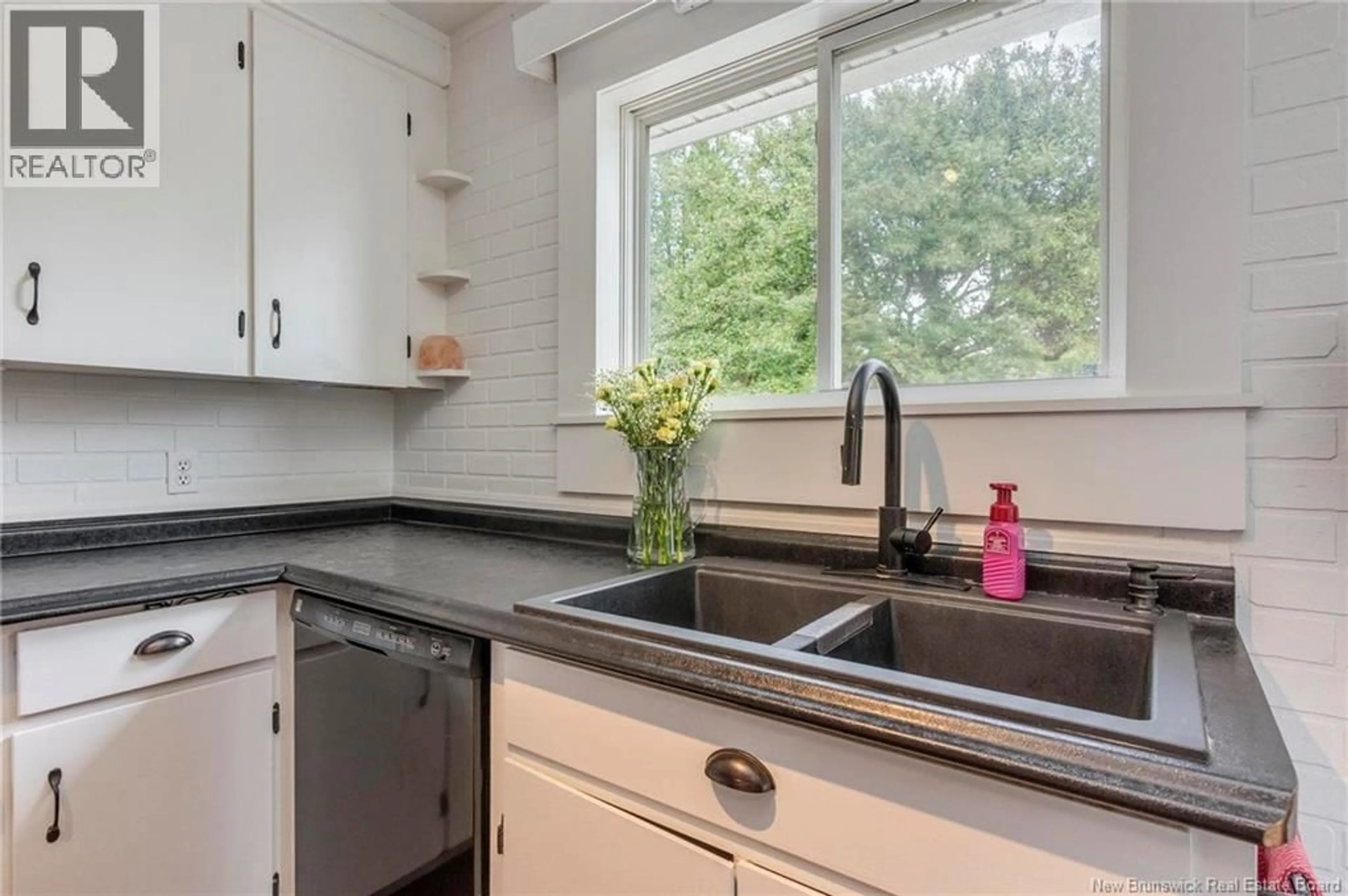 Standard kitchen, unknown for 20 BARBARA CRESCENT, Saint John New Brunswick E2J2K7