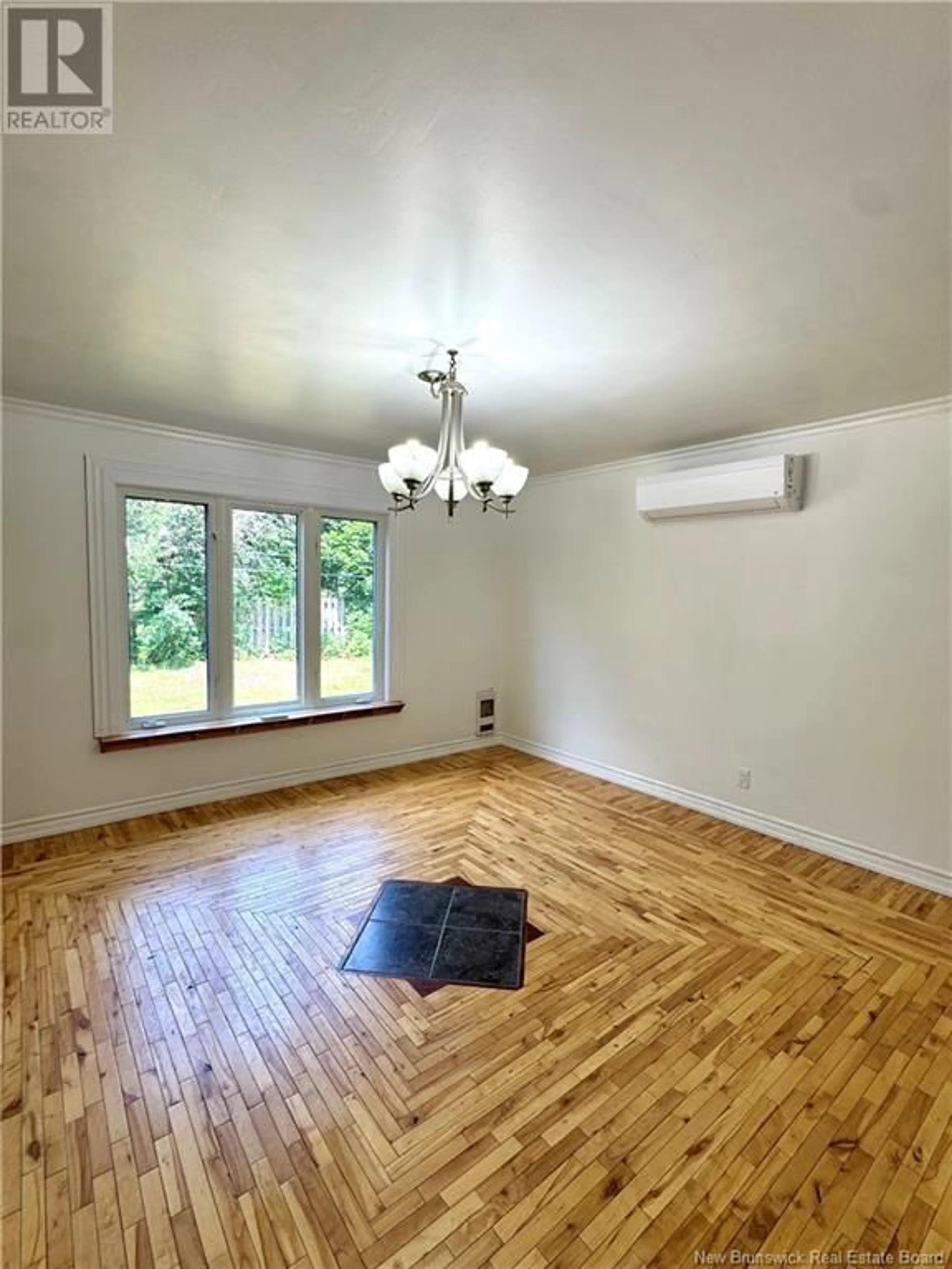 A pic of a room for 388 SKYLINE AVENUE, Miramichi New Brunswick E1V1B2
