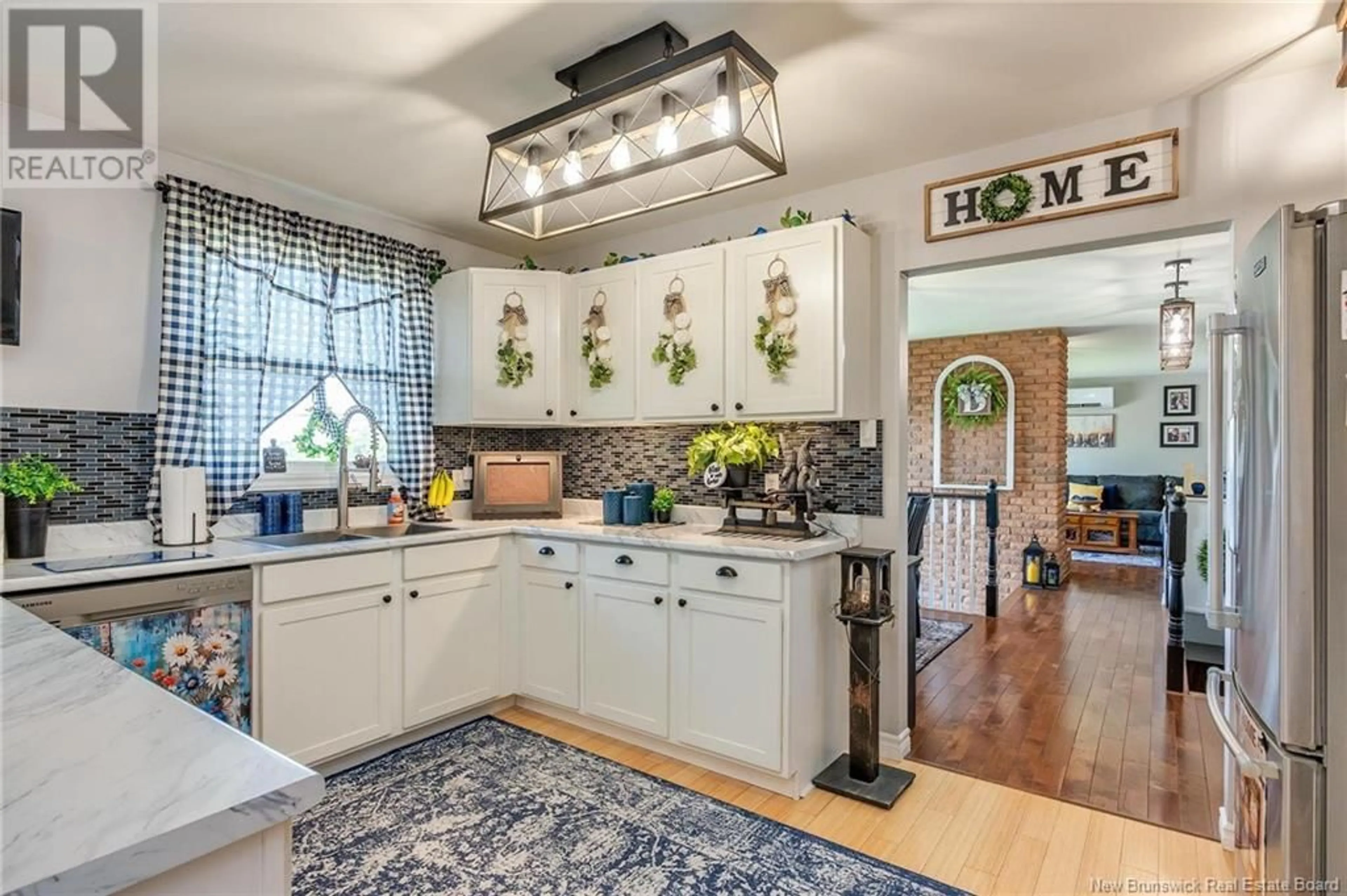 Open concept kitchen, ceramic/tile floor for 91 CHALMERS, Saint John New Brunswick E2M6M6