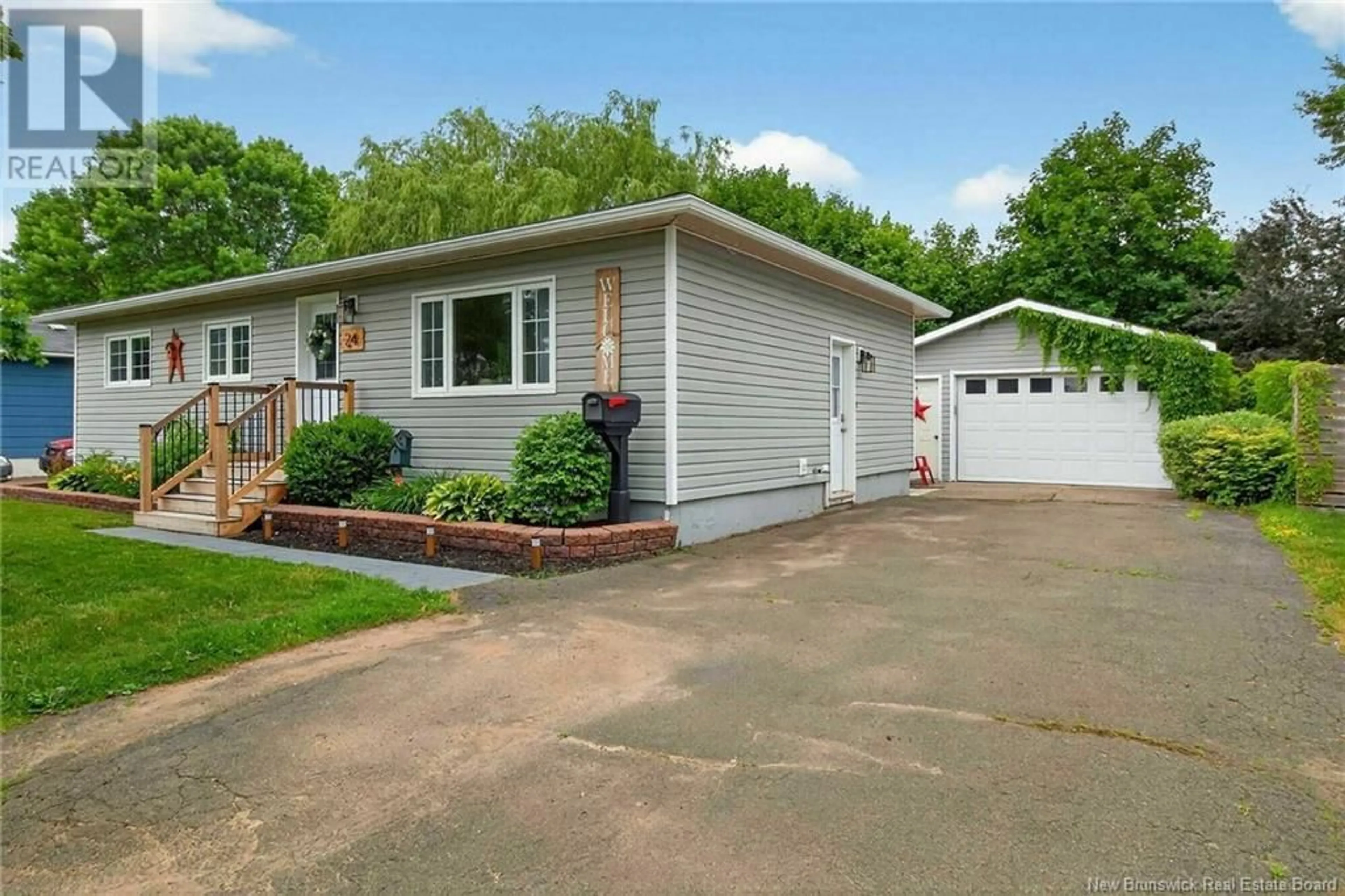 Home with vinyl exterior material, street for 24 LANSDOWNE COURT, Riverview New Brunswick E1B3E3