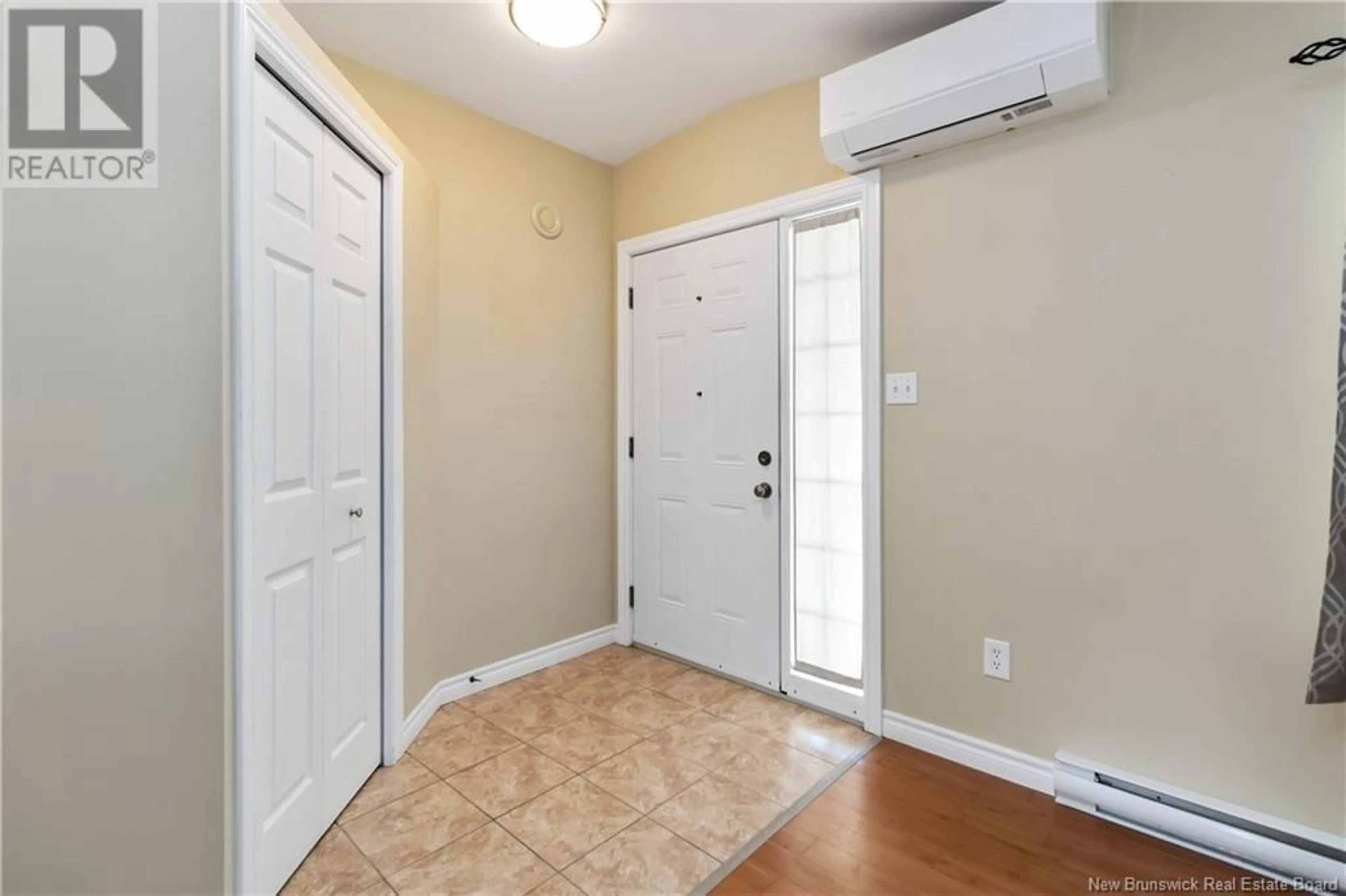 Indoor entryway for 23 SEQUOIA, Moncton New Brunswick E1E0A1