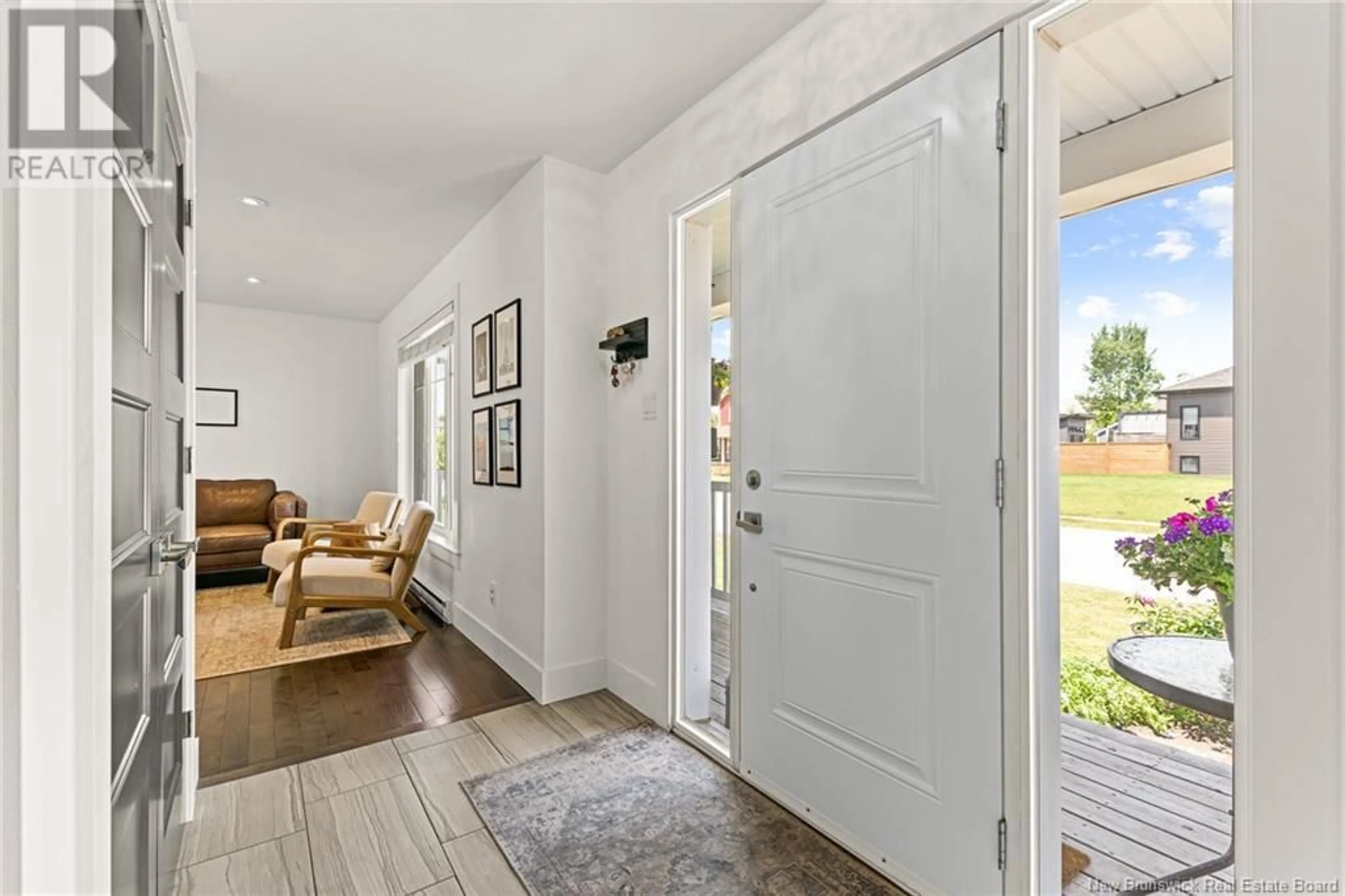 Indoor entryway for 186 LADY RUSSELL, Moncton New Brunswick E1E0G1