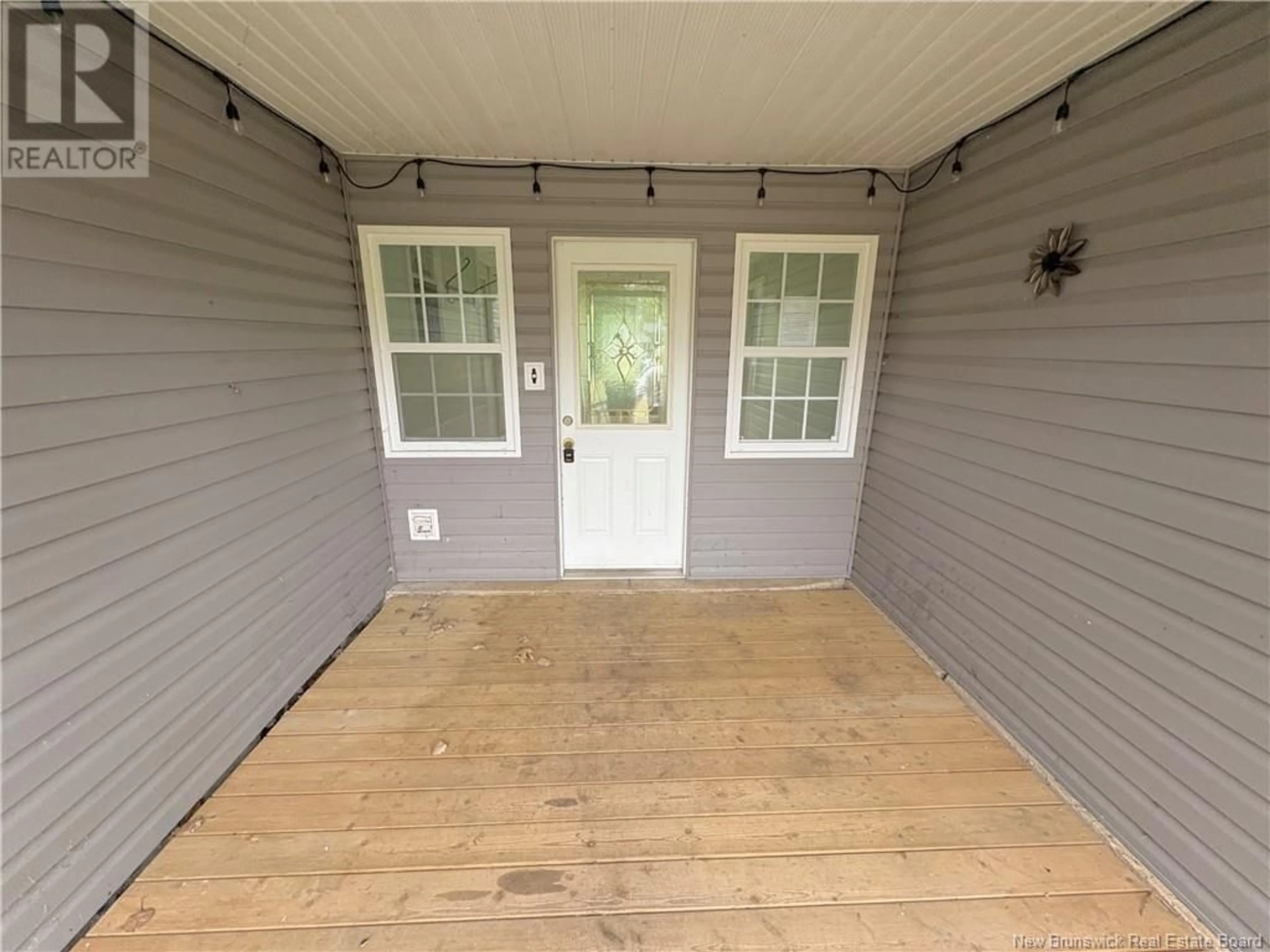 Indoor entryway for 9 LOWLANDS ROAD, Hoyt New Brunswick E5L2J4