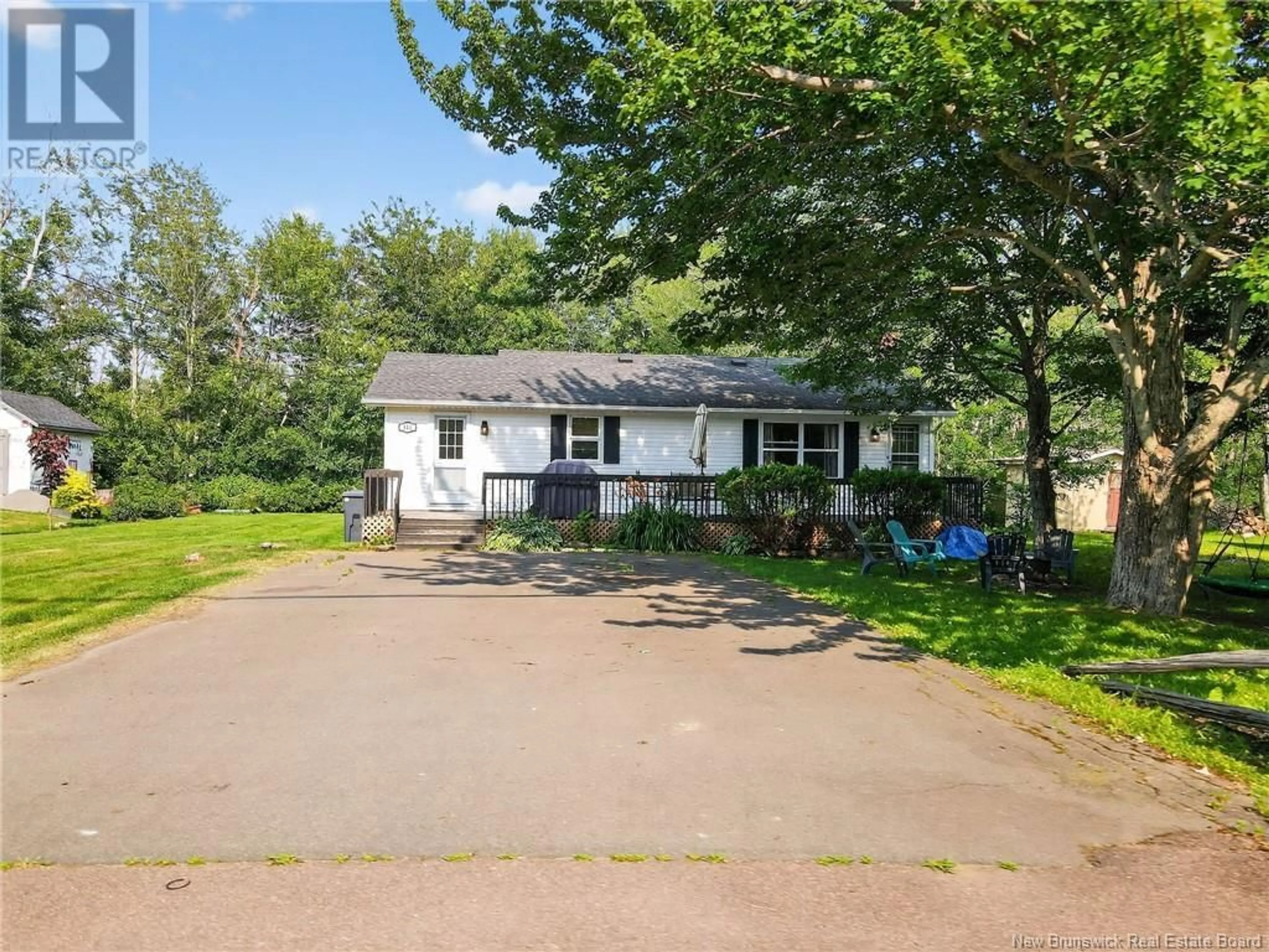 A pic from outside/outdoor area/front of a property/back of a property/a pic from drone, street for 111 POINTE AUX BOULEAUX STREET, Grand-Barachois New Brunswick E4P7Z7