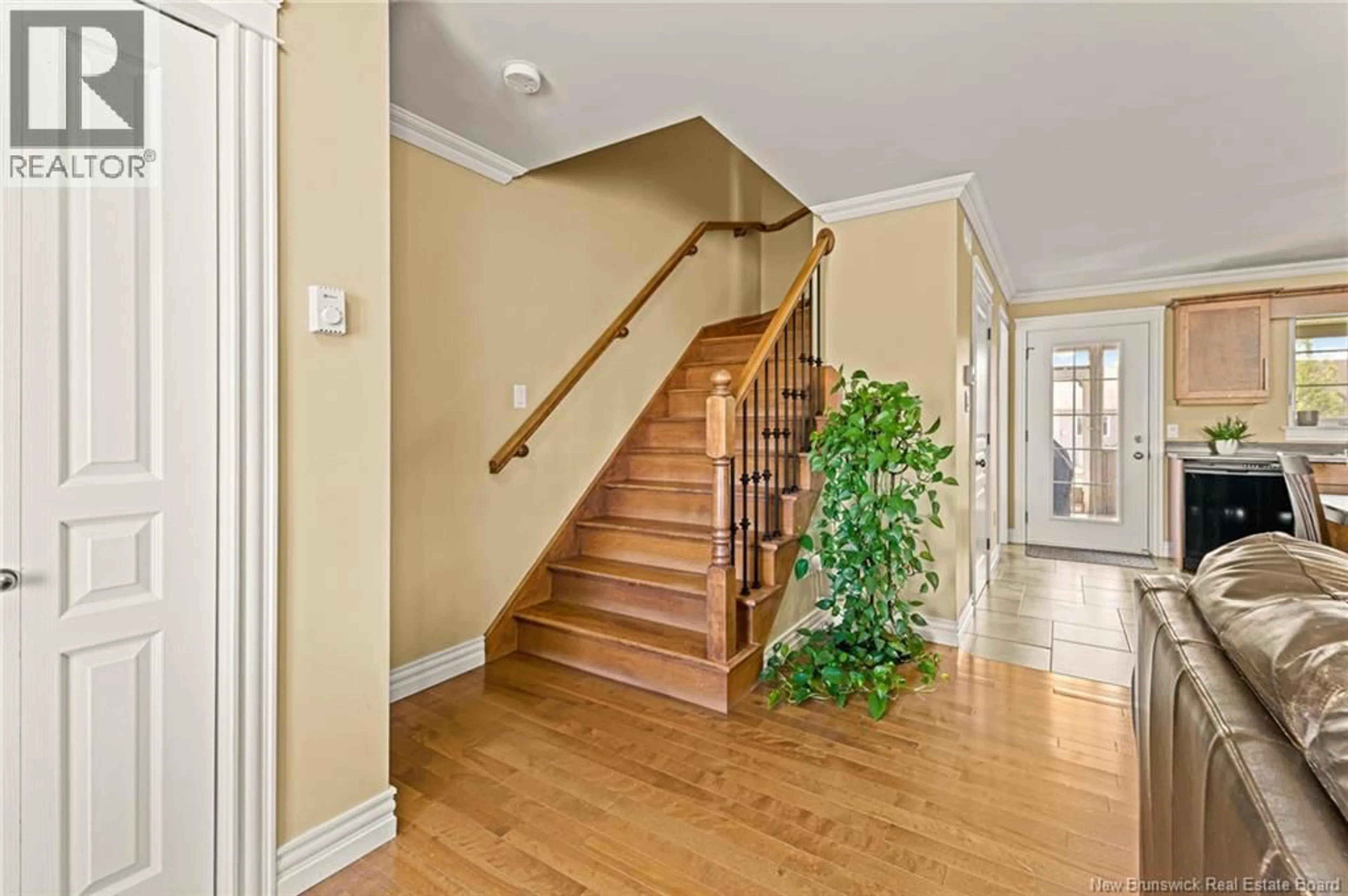 Indoor foyer for 67 LAKEBURN, Dieppe New Brunswick E1A0Y8