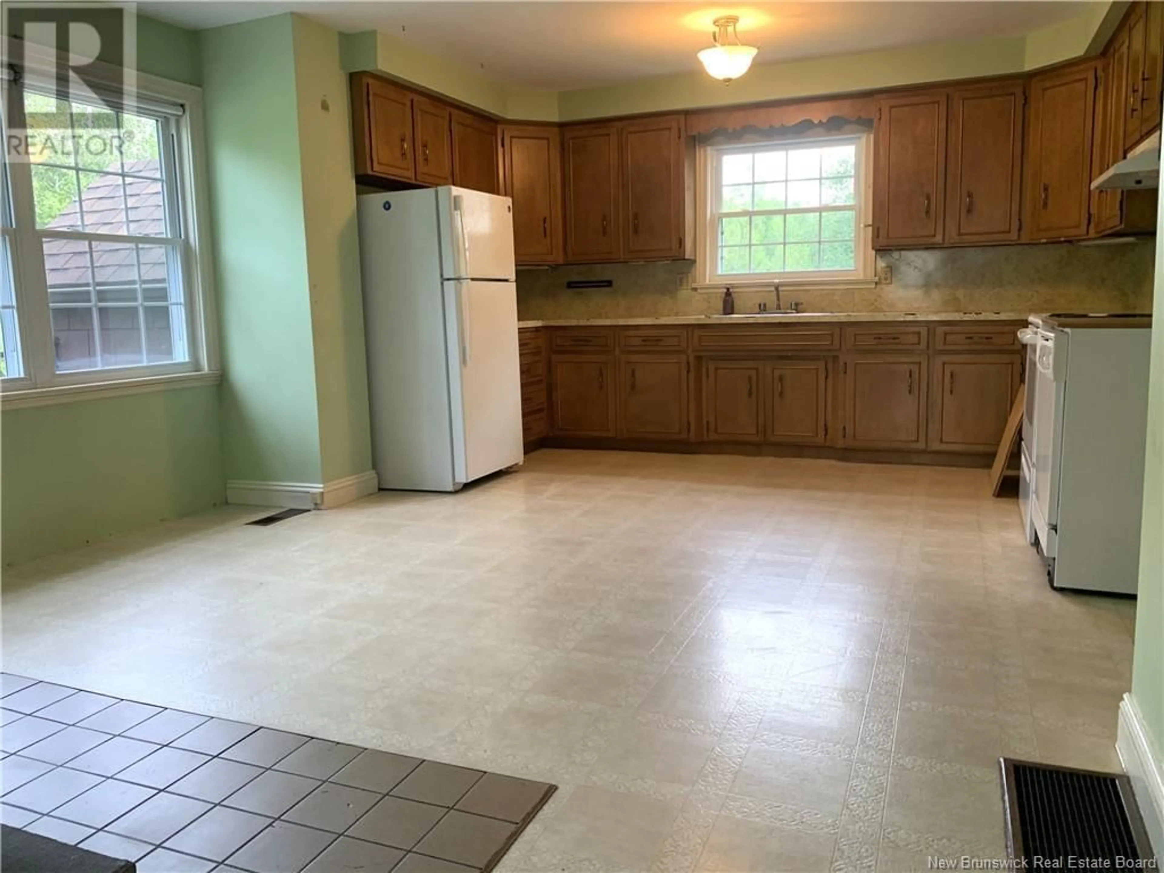 Standard kitchen, ceramic/tile floor for 367 ROUTE 105, Maugerville New Brunswick E3A8N6