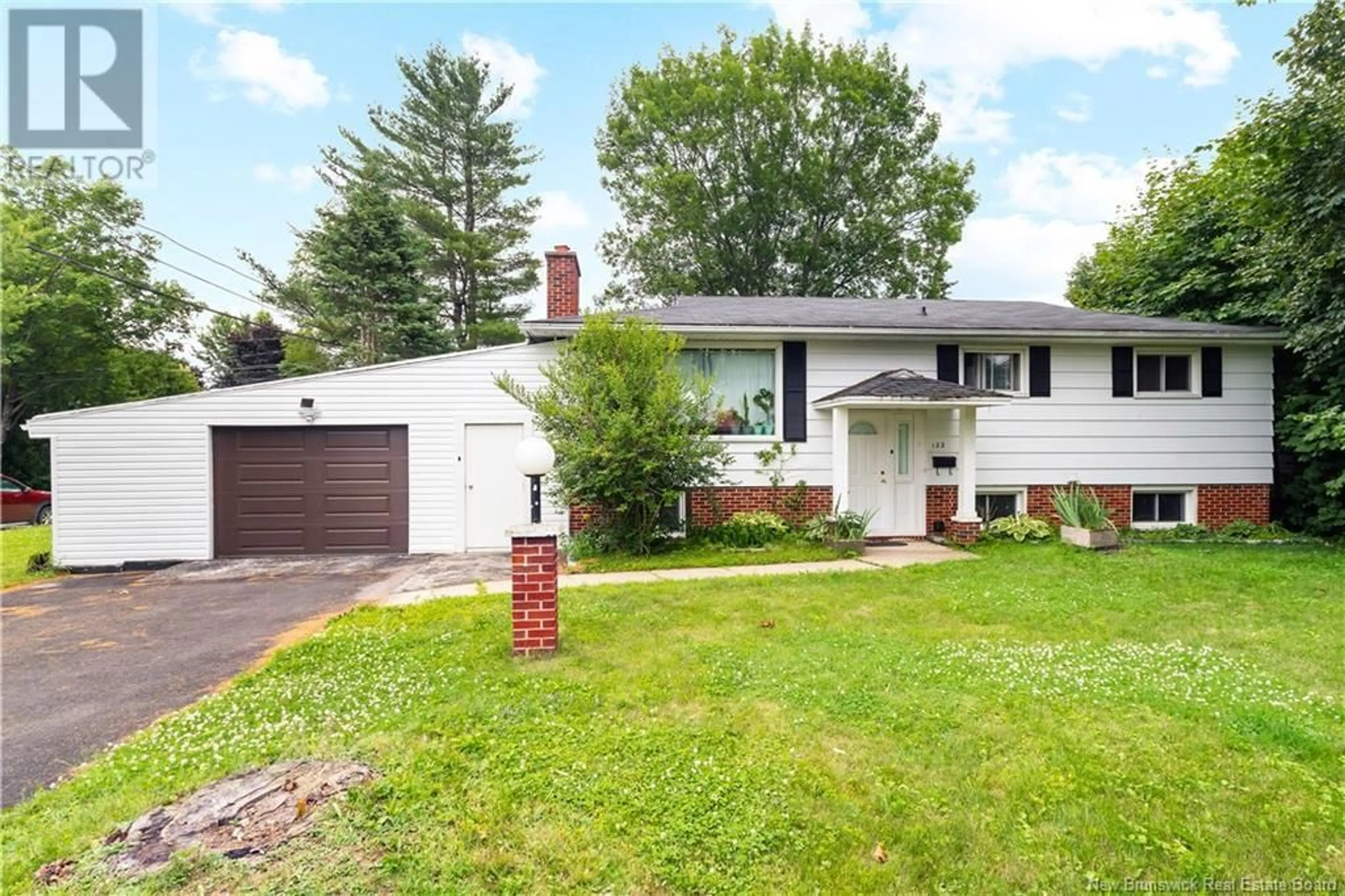 Home with vinyl exterior material, street for 122 HEMLOCK AVENUE, Fredericton New Brunswick E3A1H1