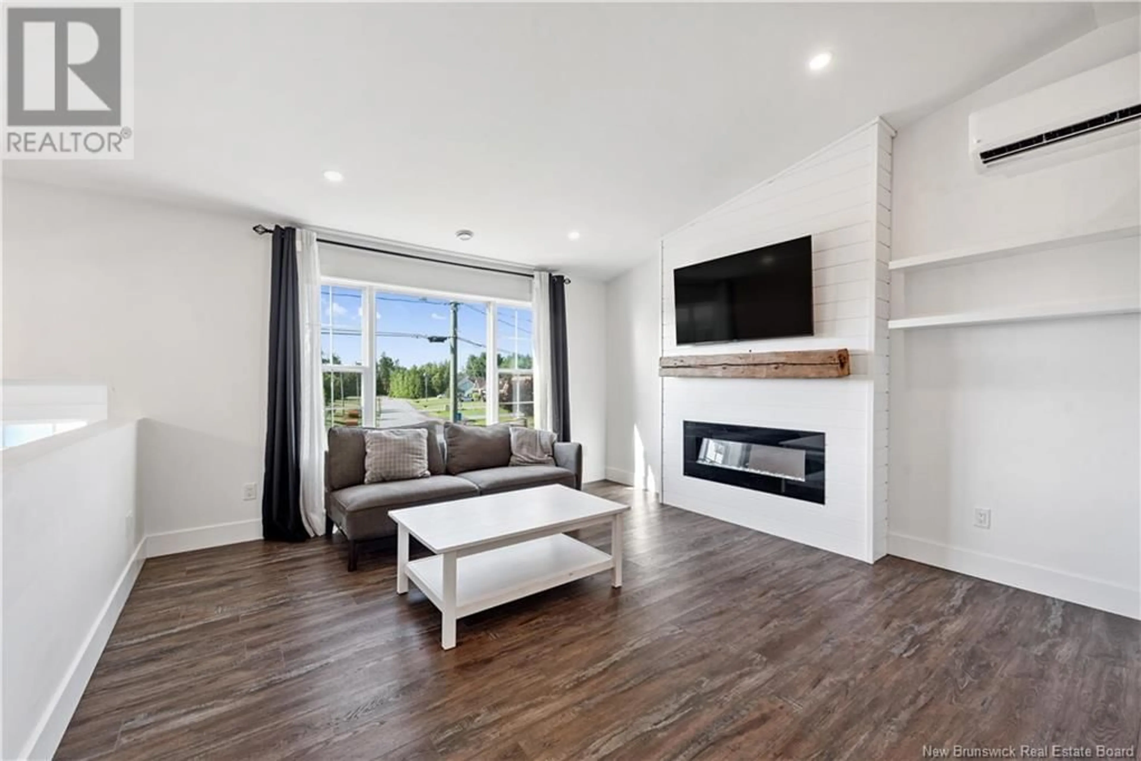 Living room with furniture, unknown for 25 CHAD CRESCENT, Salisbury New Brunswick E4J2L9