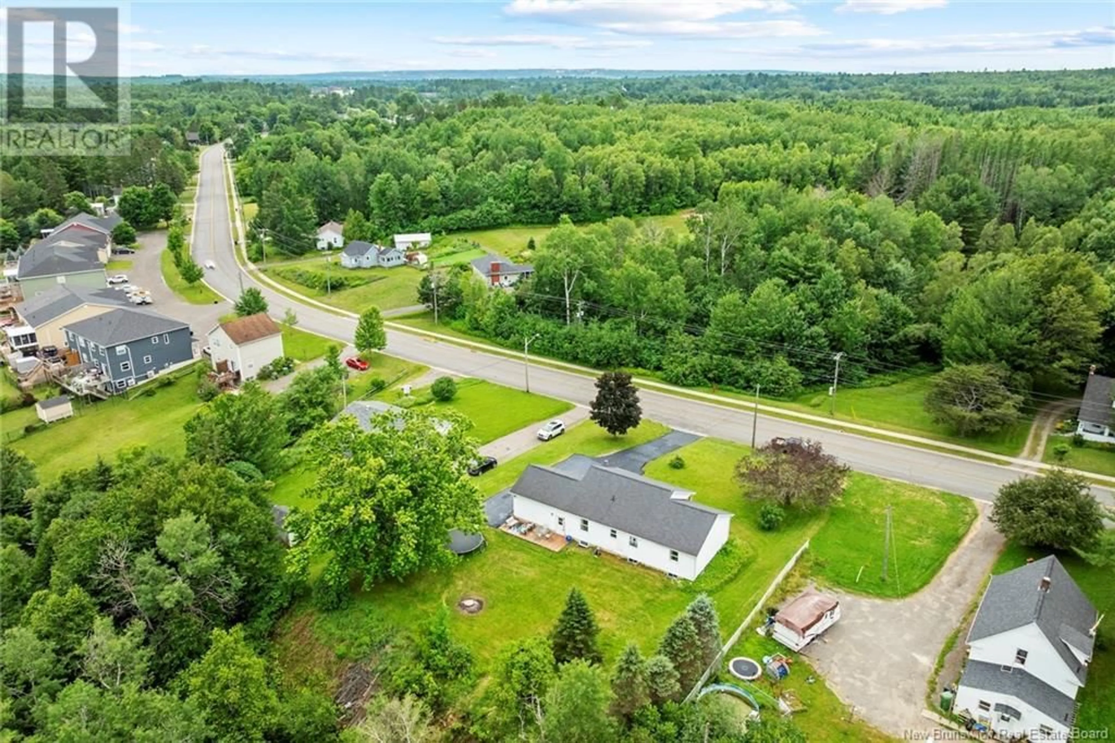 A pic from outside/outdoor area/front of a property/back of a property/a pic from drone, unknown for 586 CANADA STREET, Fredericton New Brunswick E3A4A7