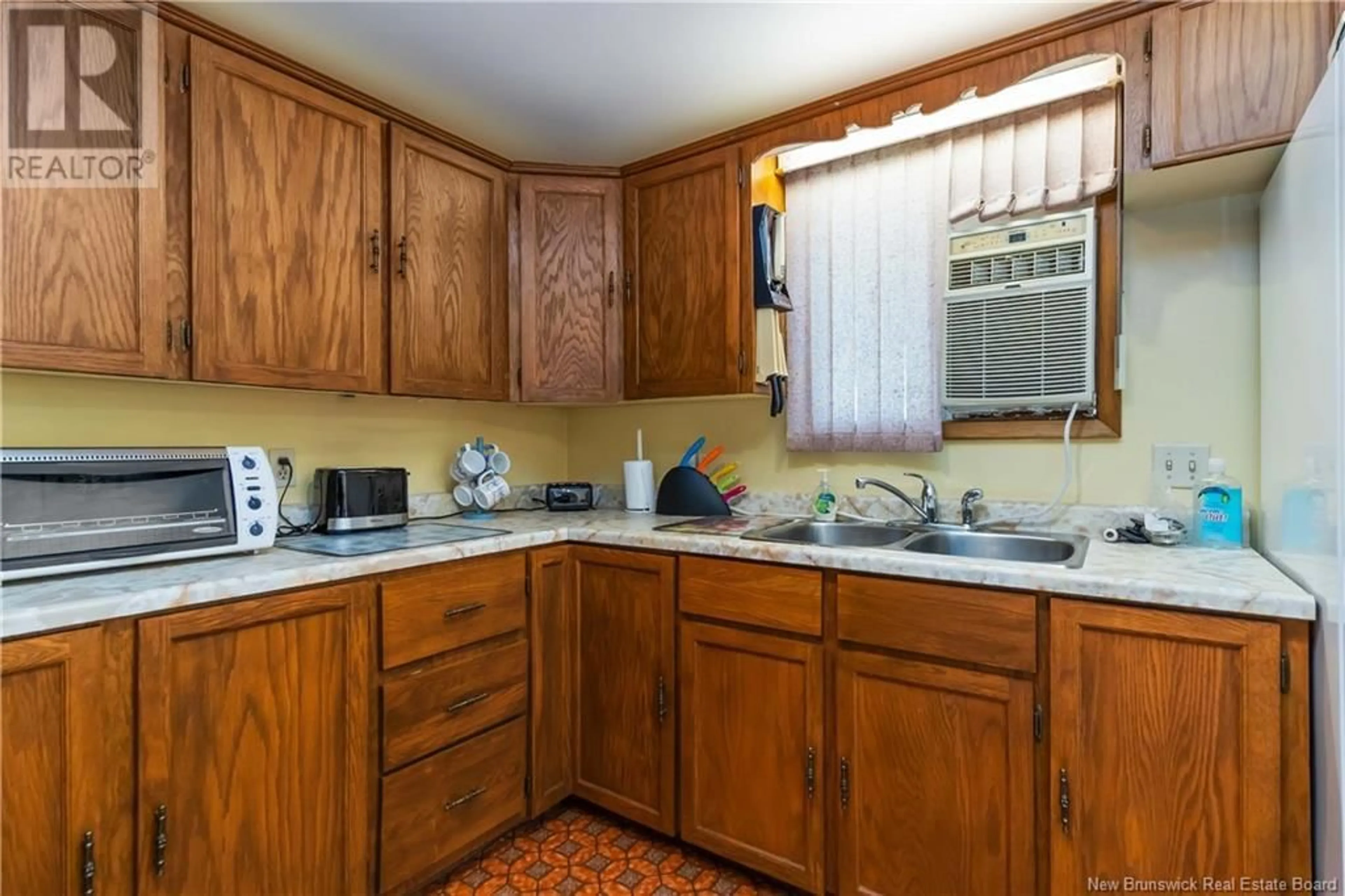 Standard kitchen, ceramic/tile floor for 800 BERNARD, Dieppe New Brunswick E1A5B1
