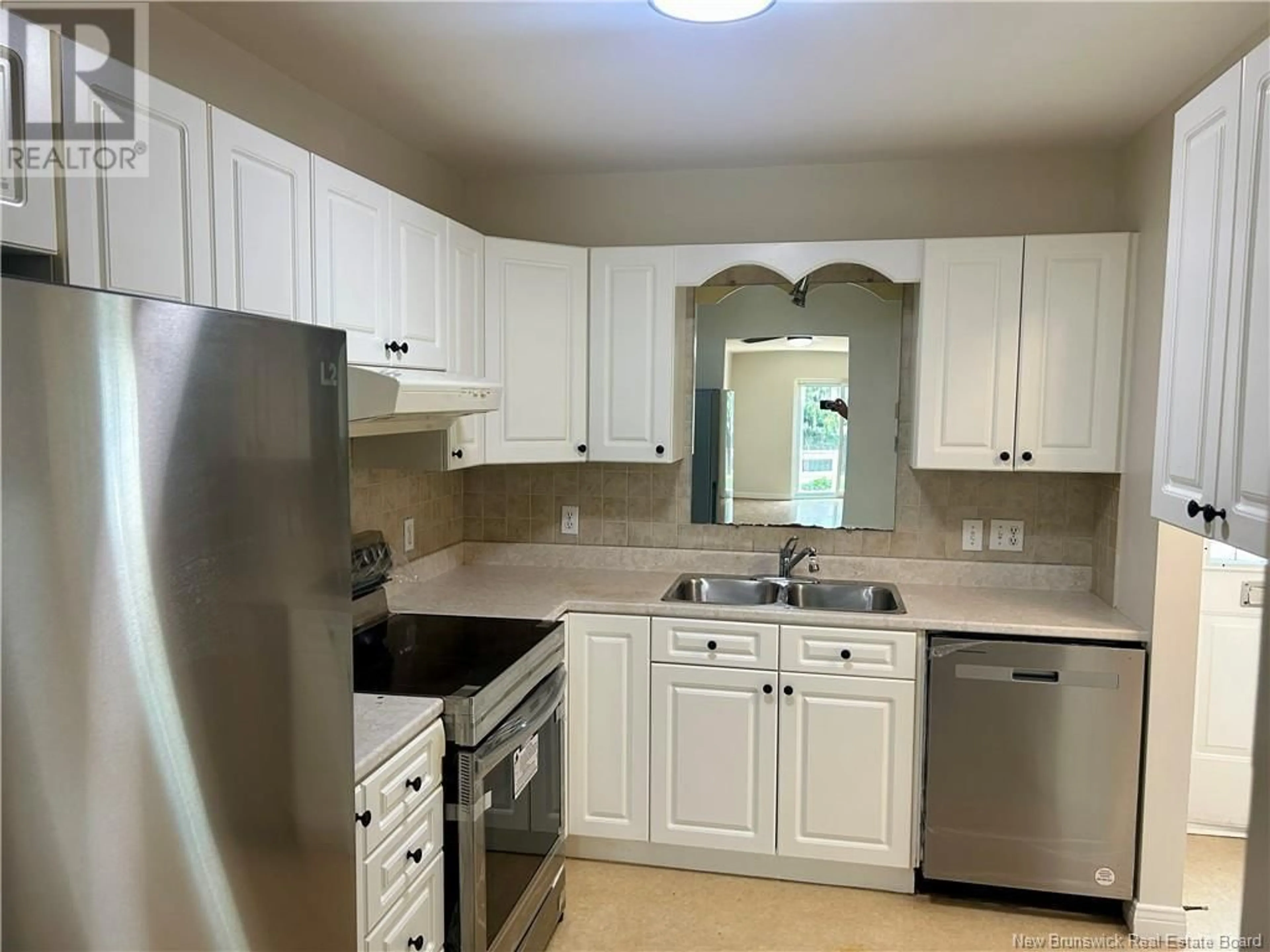 Standard kitchen, unknown for 10 - 331 MCLAUGHLIN DRIVE, Moncton New Brunswick E1A4R3