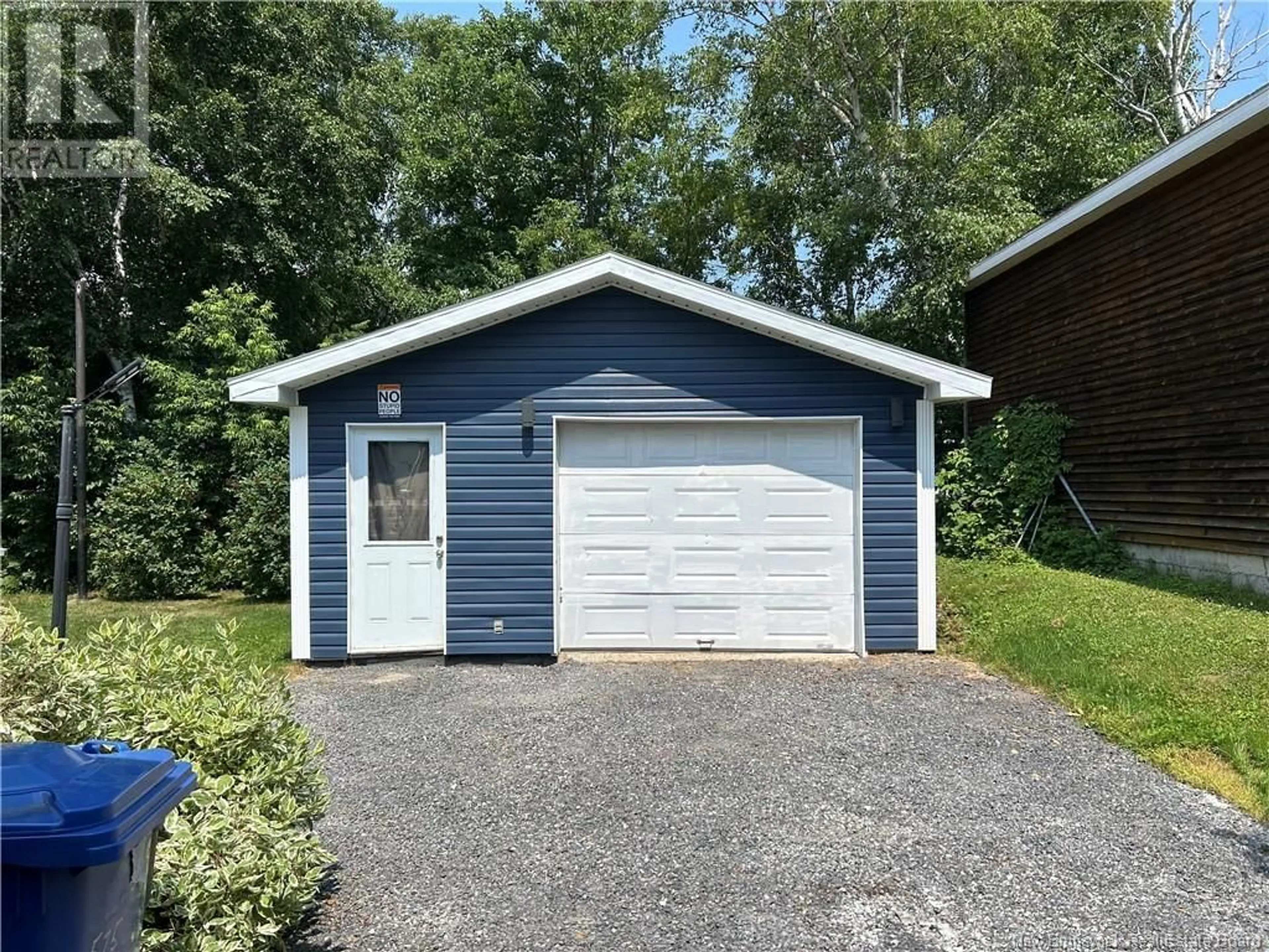Indoor garage for 575 GOSNELL STREET, Bathurst New Brunswick E2A2A4