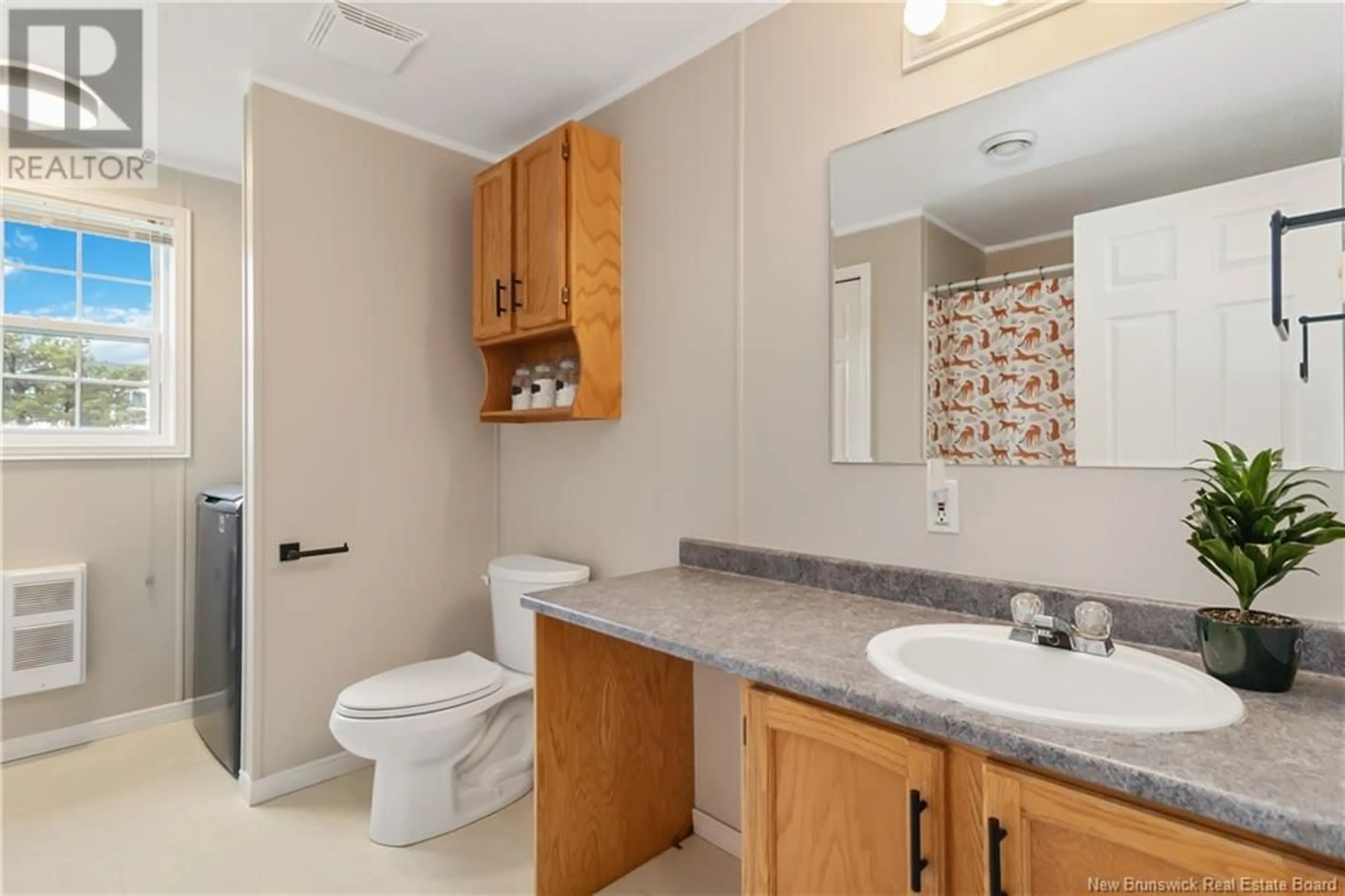 Standard bathroom, ceramic/tile floor for 58 SOPHIE LANE, Dieppe New Brunswick E1A7V6