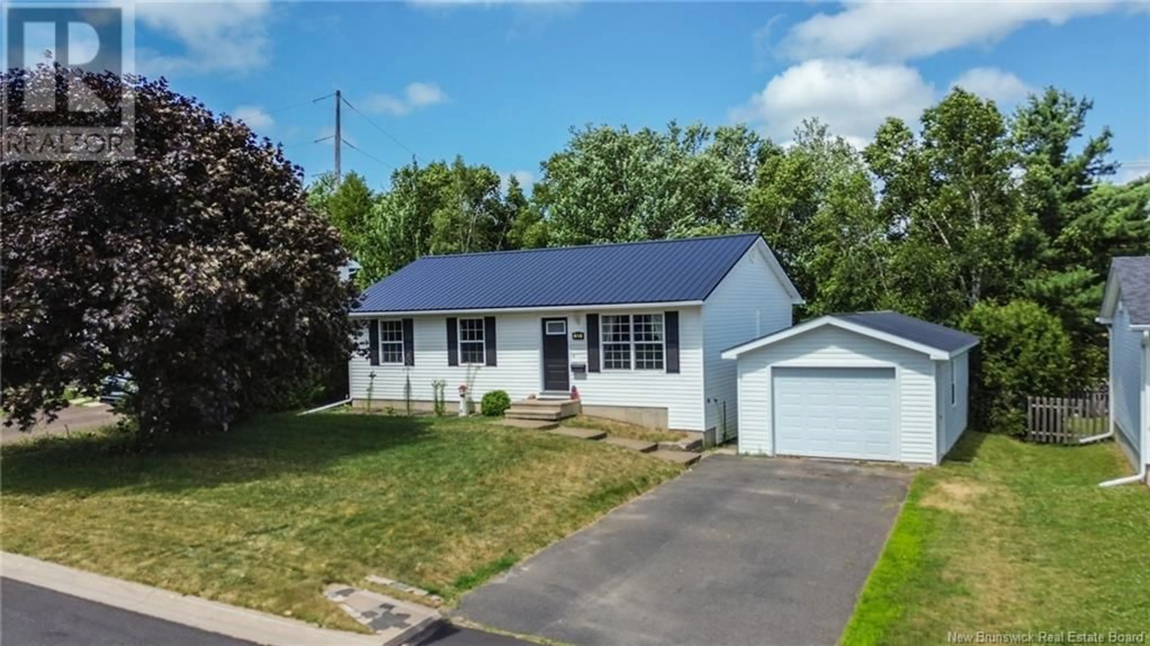 Home with vinyl exterior material, street for 31 SHEPHARD DRIVE, Oromocto New Brunswick E2V2M2