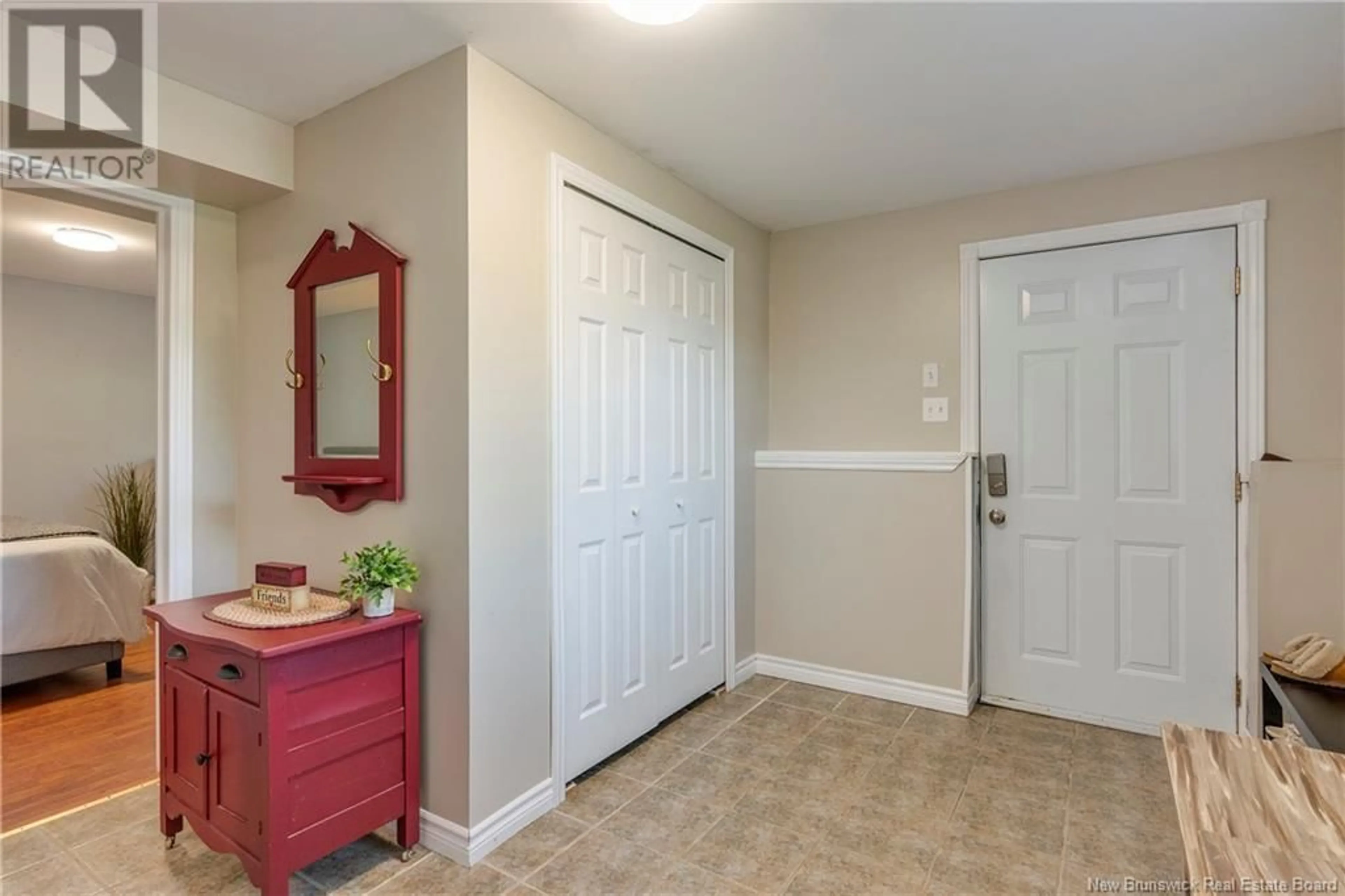Indoor entryway for 11 WHITEHORSE, Quispamsis New Brunswick E2E6C1