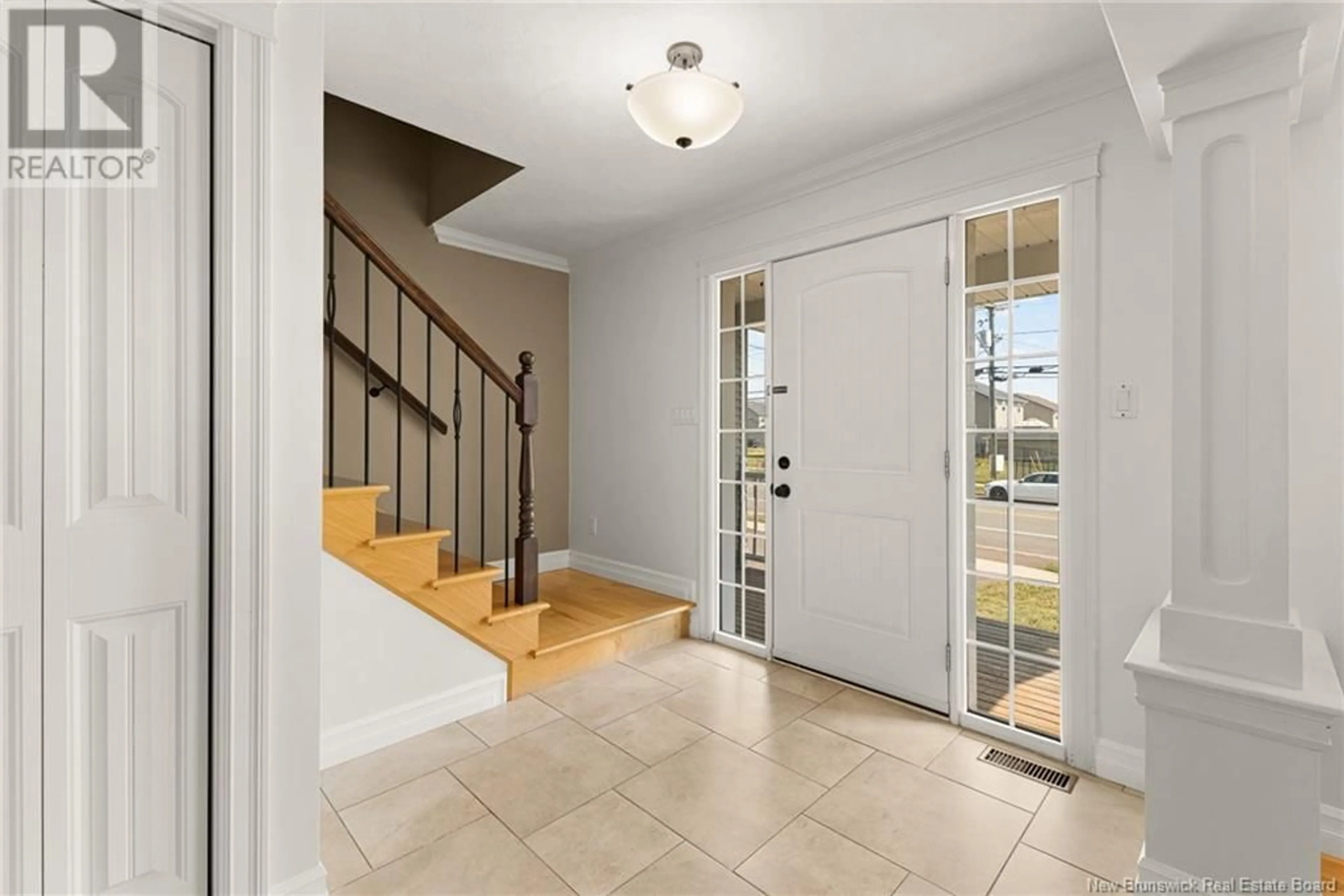 Indoor entryway for 520 EVERGREEN DRIVE, Moncton New Brunswick E1G0K9