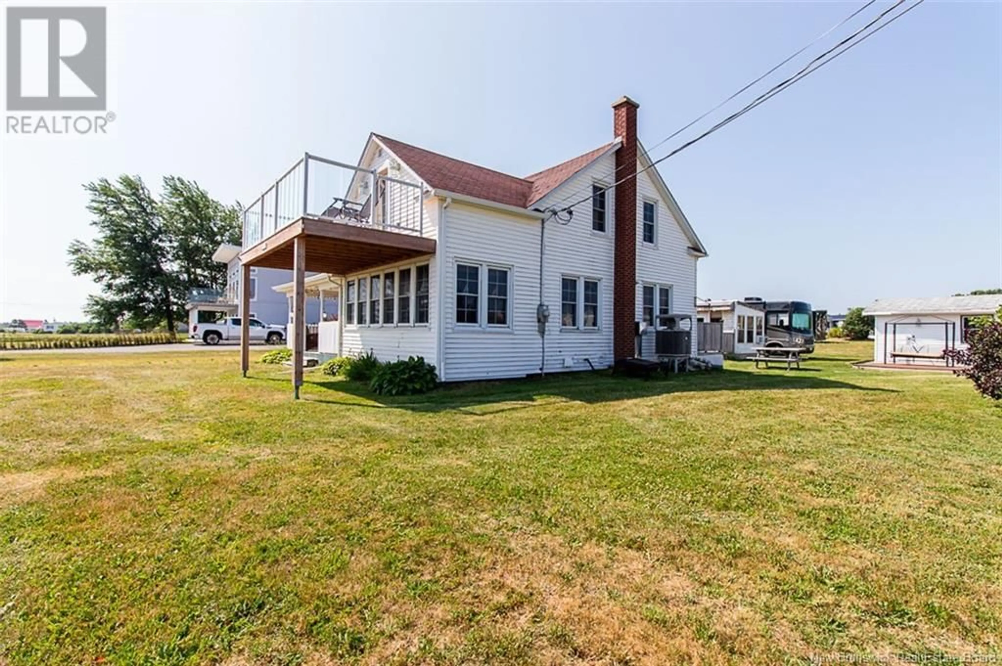 A pic from outside/outdoor area/front of a property/back of a property/a pic from drone, building for 2119 ROUTE 475, Saint-Edouard-De-Kent New Brunswick E4S4W2