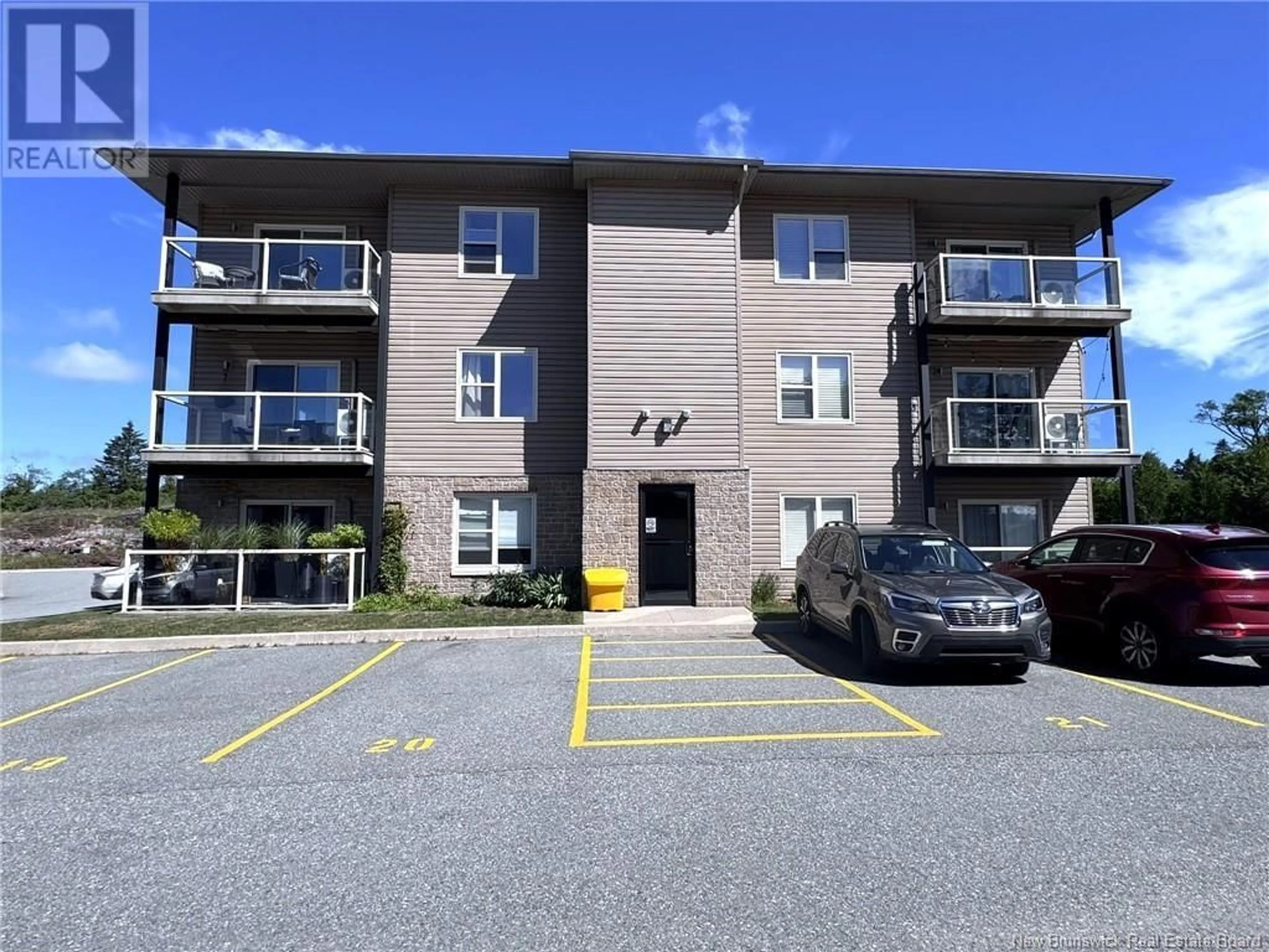 A pic from outside/outdoor area/front of a property/back of a property/a pic from drone, unknown for 20 - 130 ARLINGTON CRESCENT, Saint John New Brunswick E2K0J1