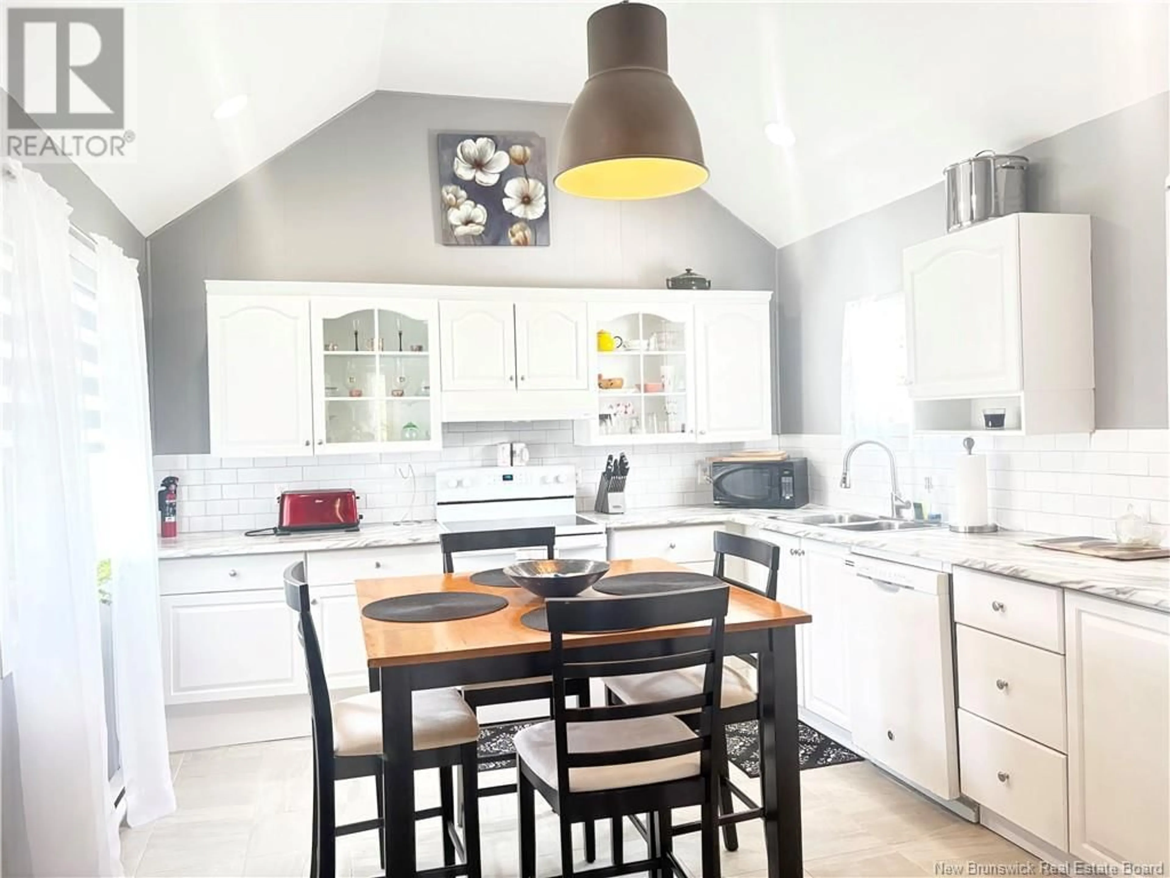 Contemporary kitchen, unknown for 359 BELLEFOND, Bellefond New Brunswick E1V4T6