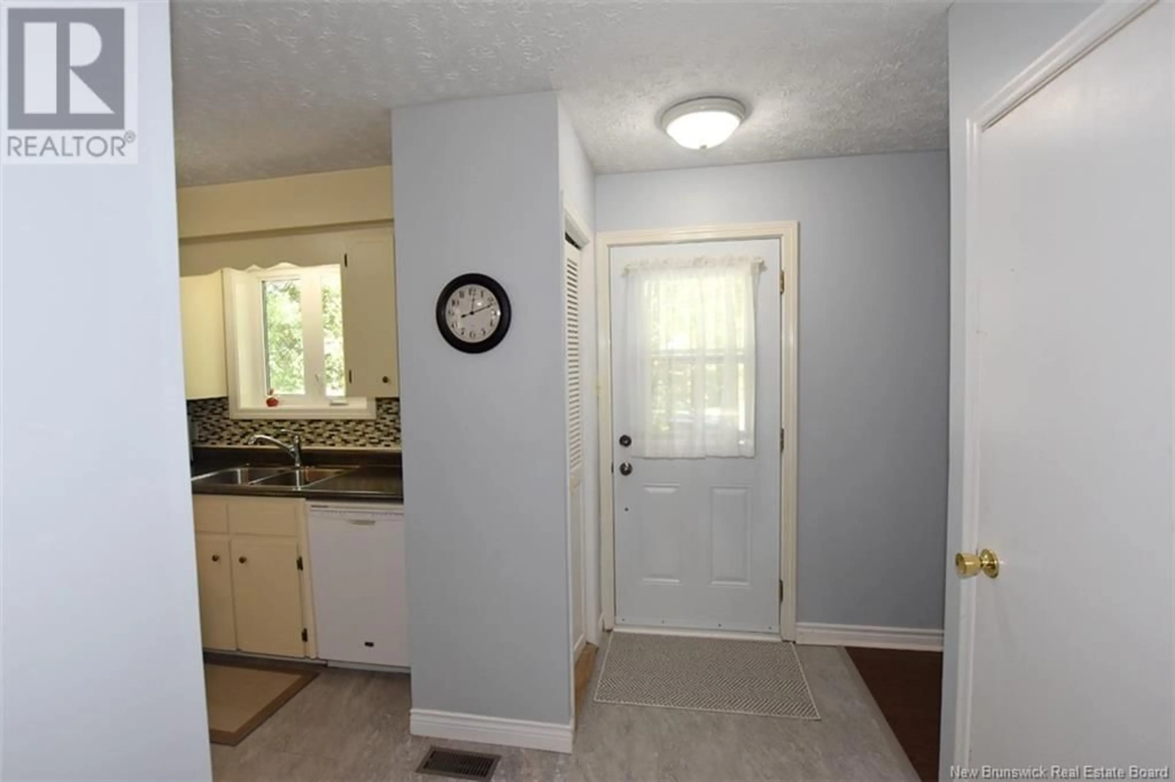 Indoor entryway for 71 SPRUCEWOOD DRIVE, New Maryland New Brunswick E3C1C6