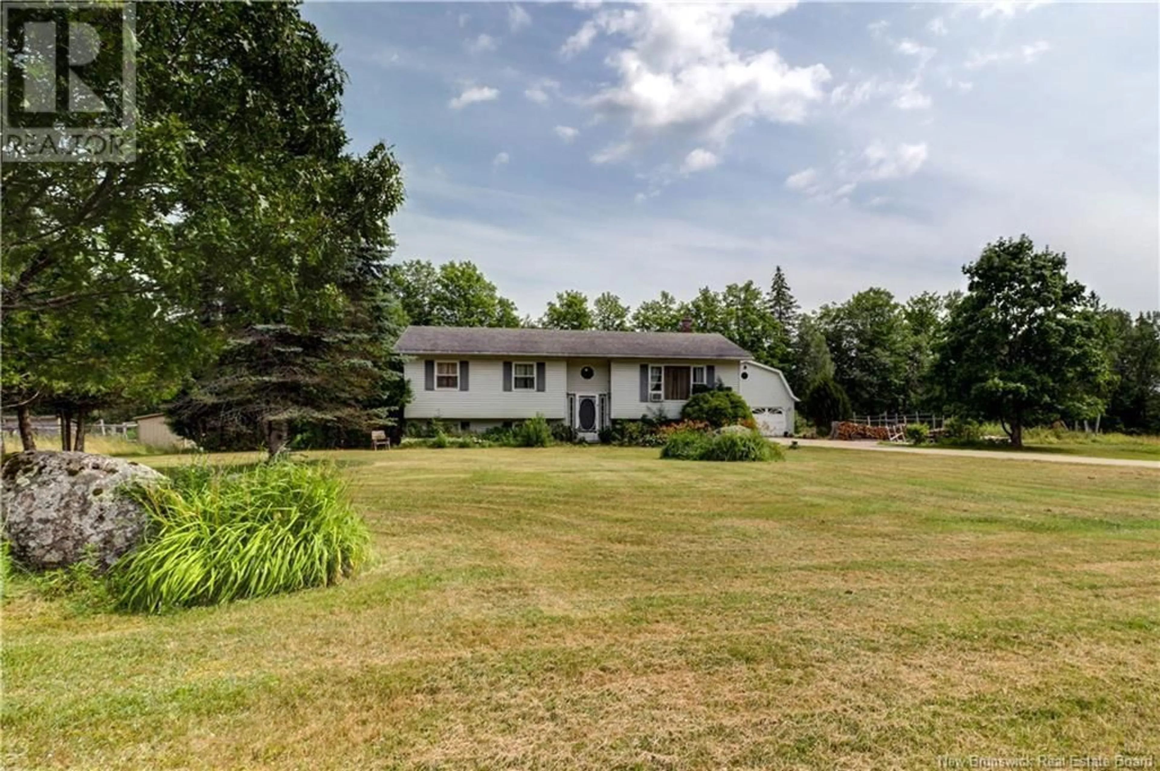 A pic from outside/outdoor area/front of a property/back of a property/a pic from drone, unknown for 1911 ROUTE 870, Springfield New Brunswick E5T2H9