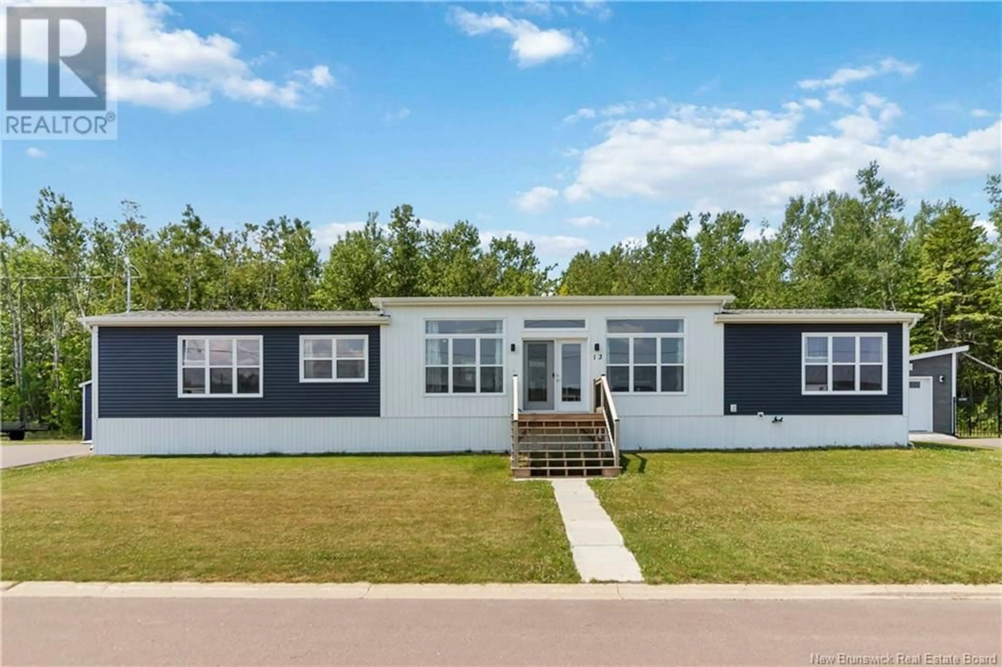 Home with vinyl exterior material, unknown for 13 DE MONTS STREET, Shediac New Brunswick E4P0V6