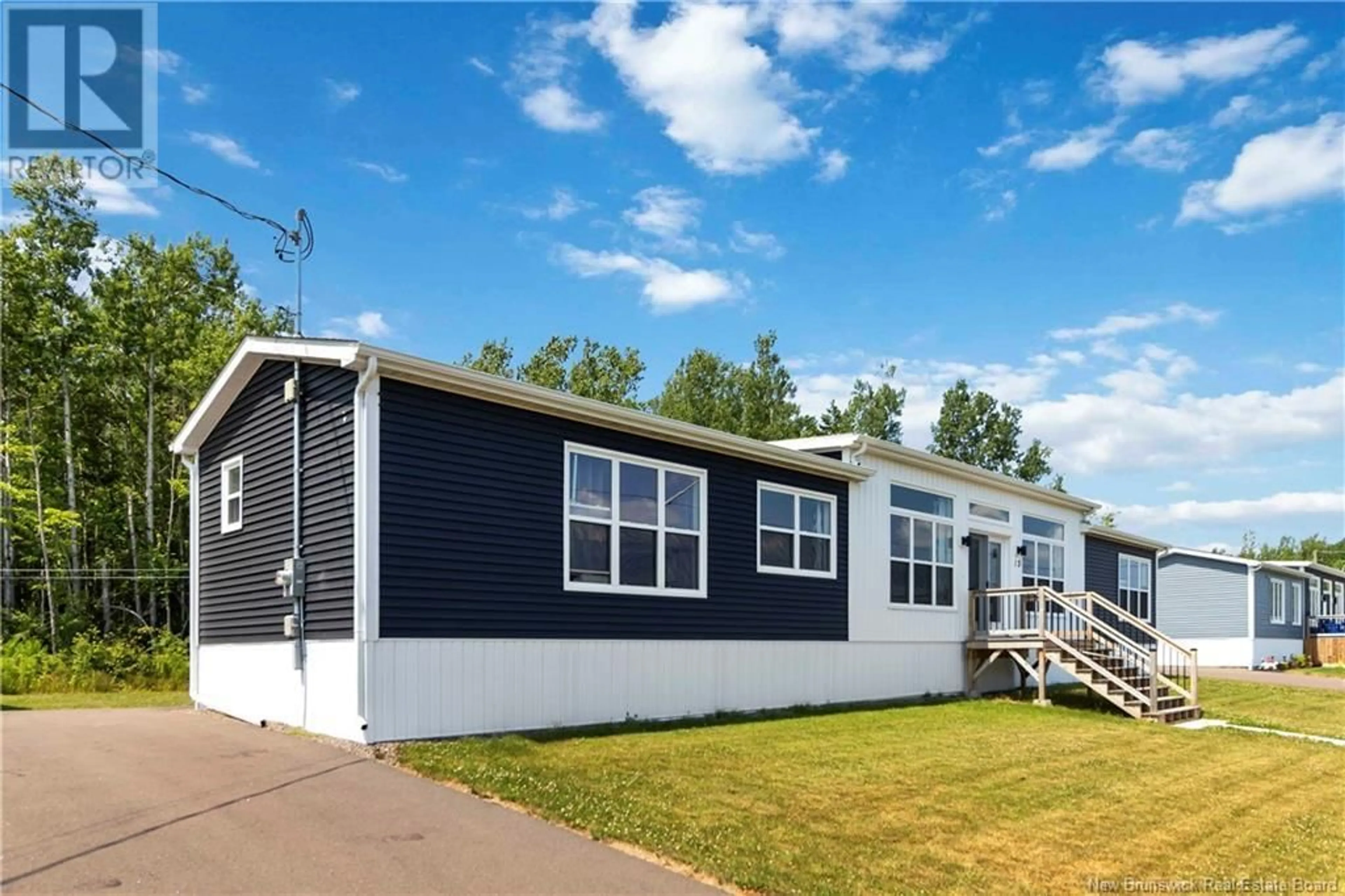 Home with vinyl exterior material, unknown for 13 DE MONTS STREET, Shediac New Brunswick E4P0V6
