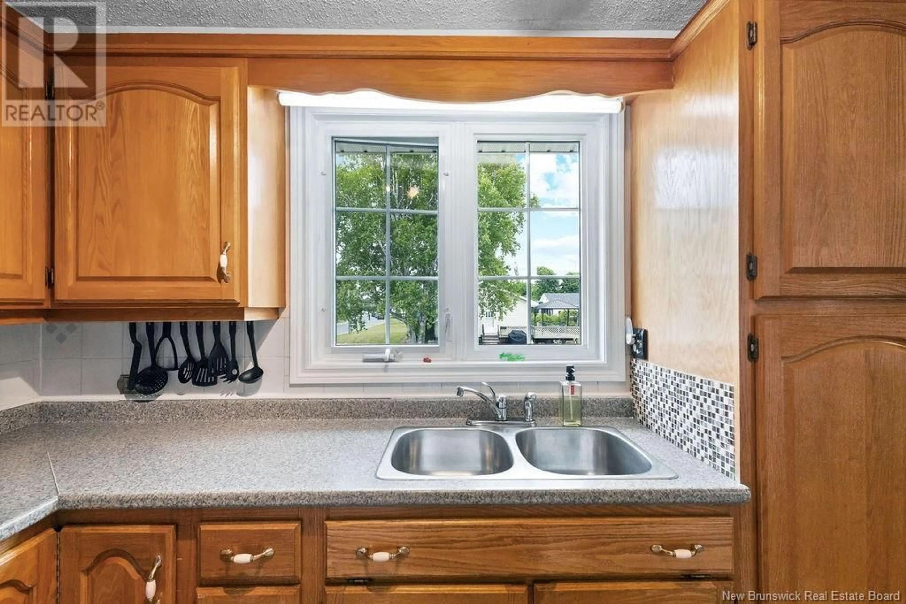 Standard kitchen, ceramic/tile floor for 97 UNIVERSITY AVENUE, Miramichi New Brunswick E1N2V6