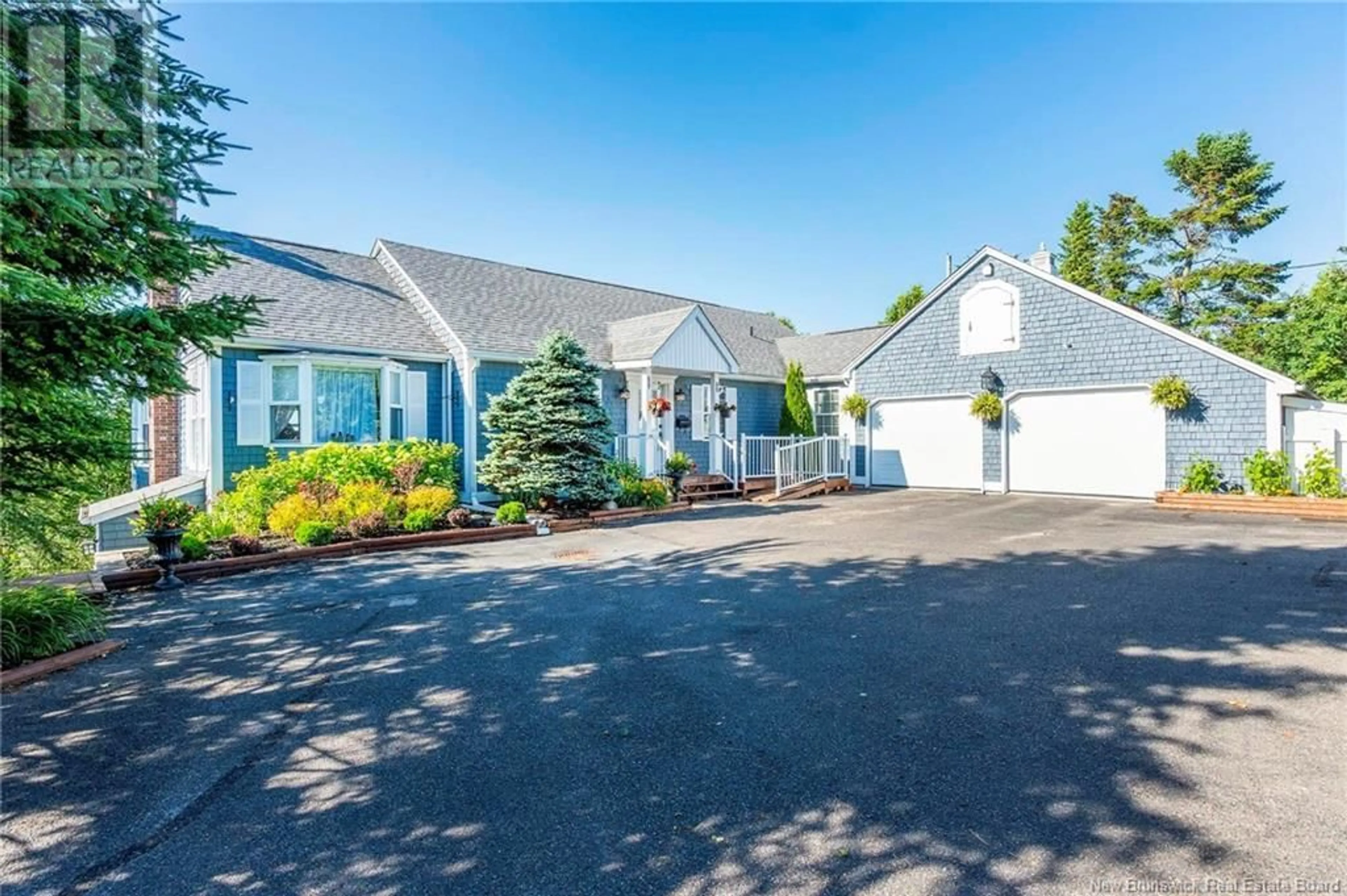 Unknown for 32 VALE CREST DRIVE, Saint John New Brunswick E2M4B7