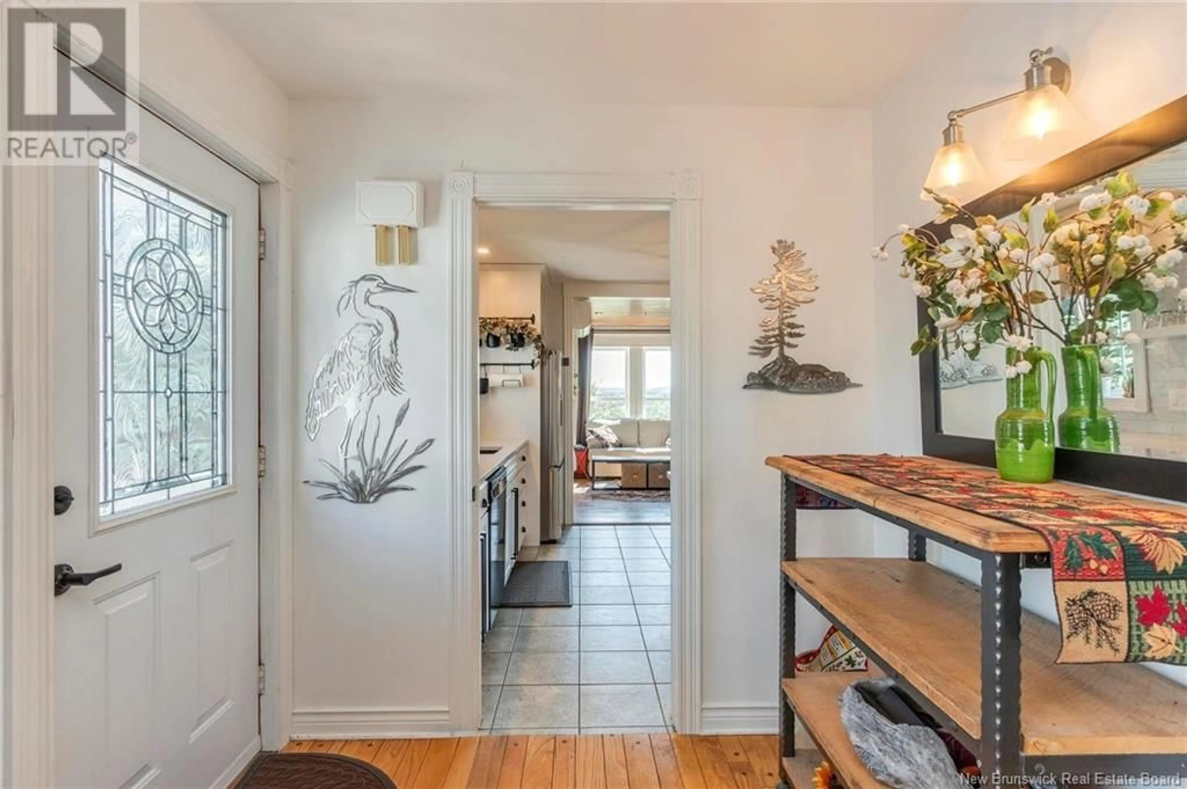 Indoor entryway for 32 VALE CREST DRIVE, Saint John New Brunswick E2M4B7