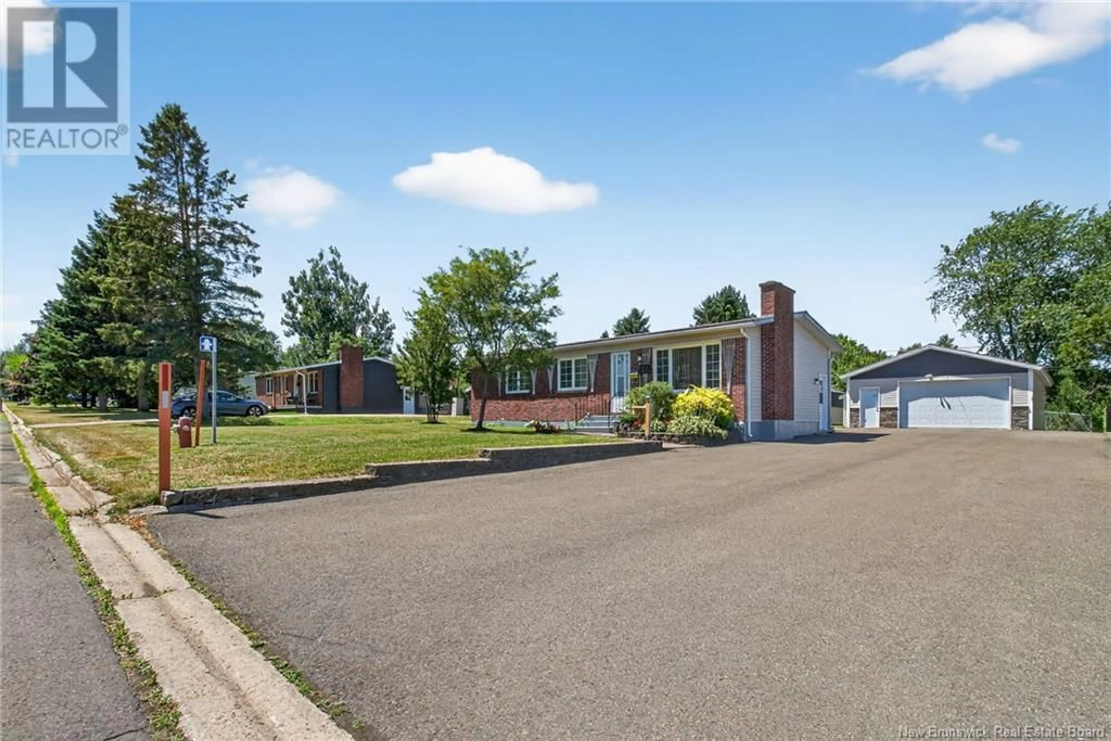 A pic from outside/outdoor area/front of a property/back of a property/a pic from drone, street for 39 LAURELLE AVENUE, Moncton New Brunswick E1G1G2