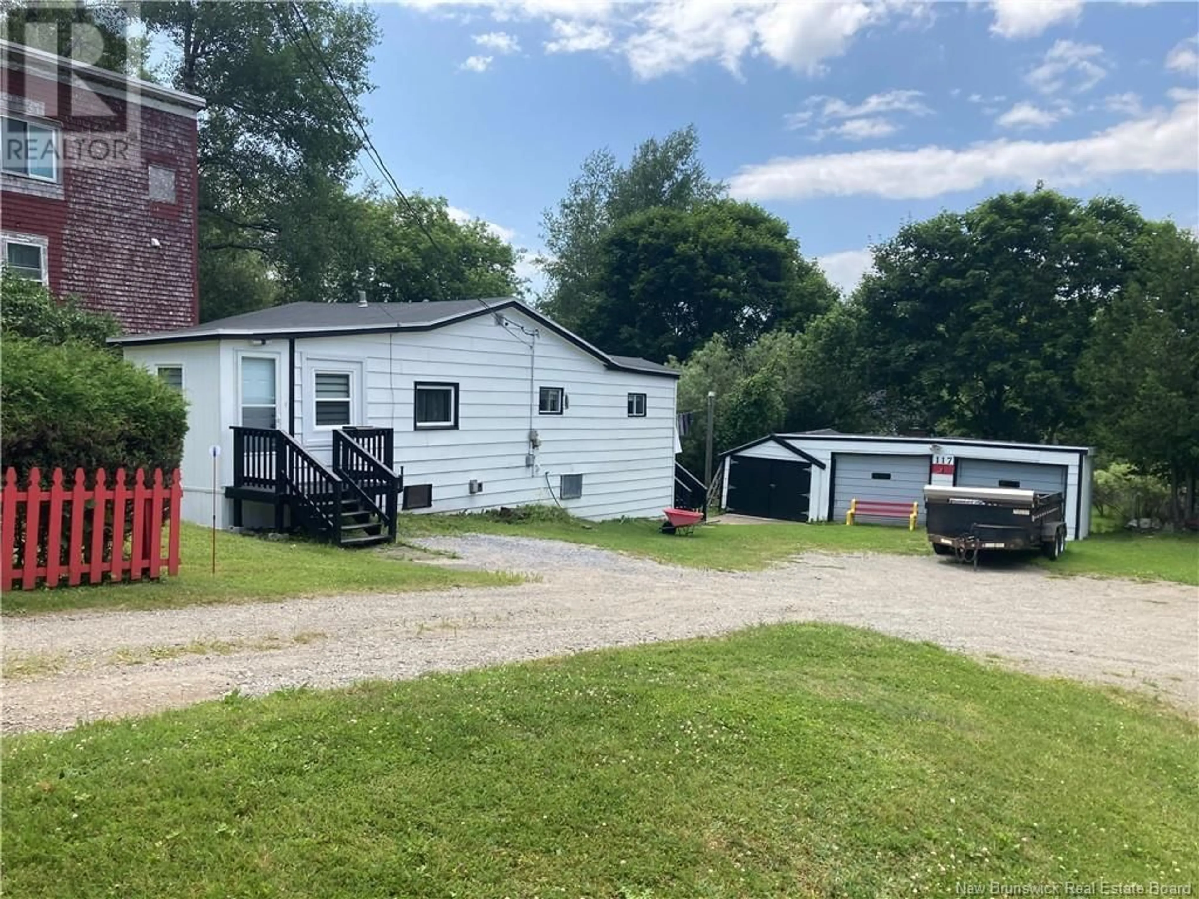 A pic from outside/outdoor area/front of a property/back of a property/a pic from drone, unknown for 117 SOMERSET STREET, Saint John New Brunswick E2K2X5
