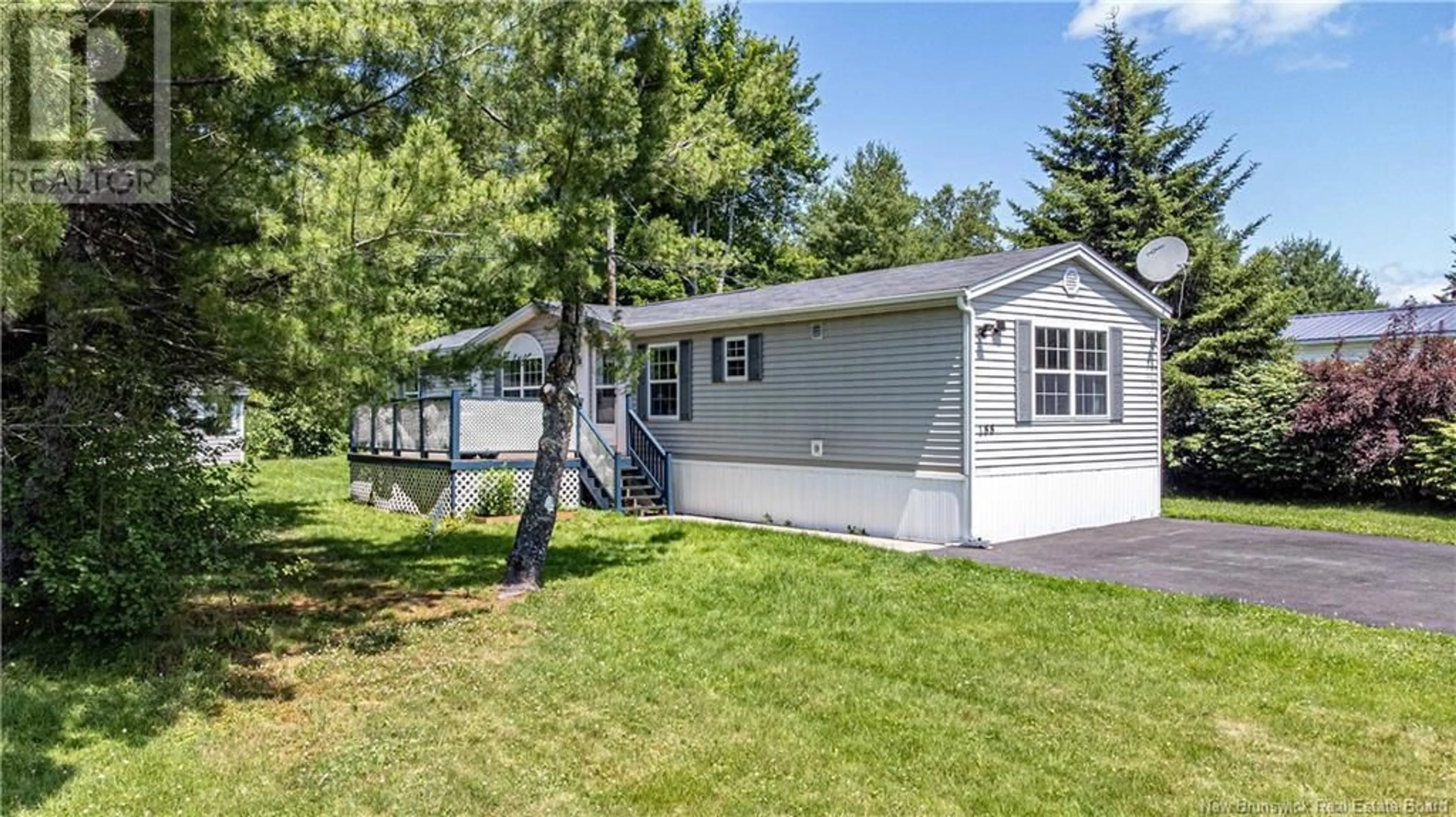 Home with vinyl exterior material, unknown for 188 HEDGEVIEW DRIVE, Fredericton New Brunswick E3B6S4