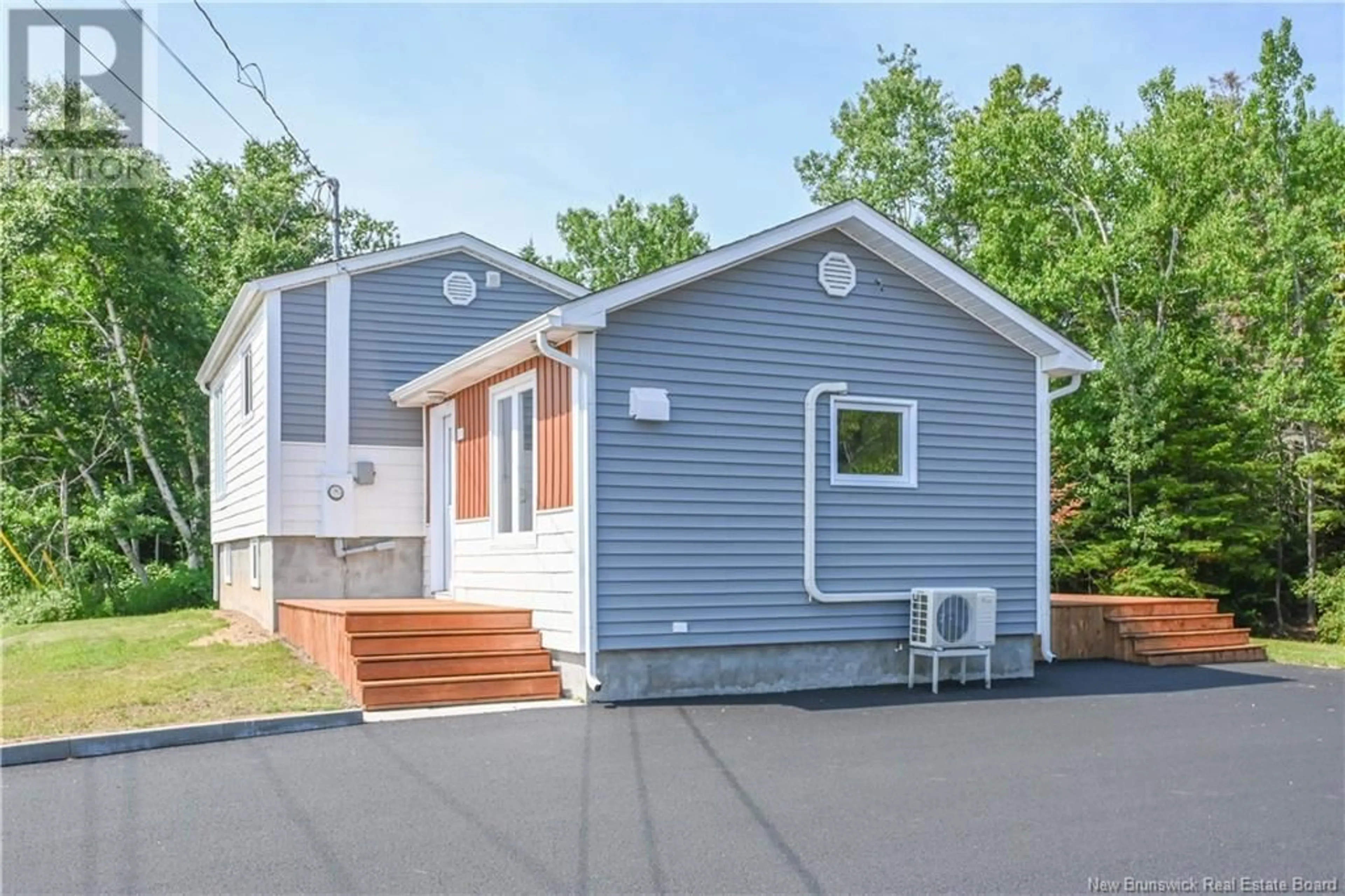 Home with vinyl exterior material, street for 171 12E RUE STREET, Shippagan New Brunswick E8S1C4