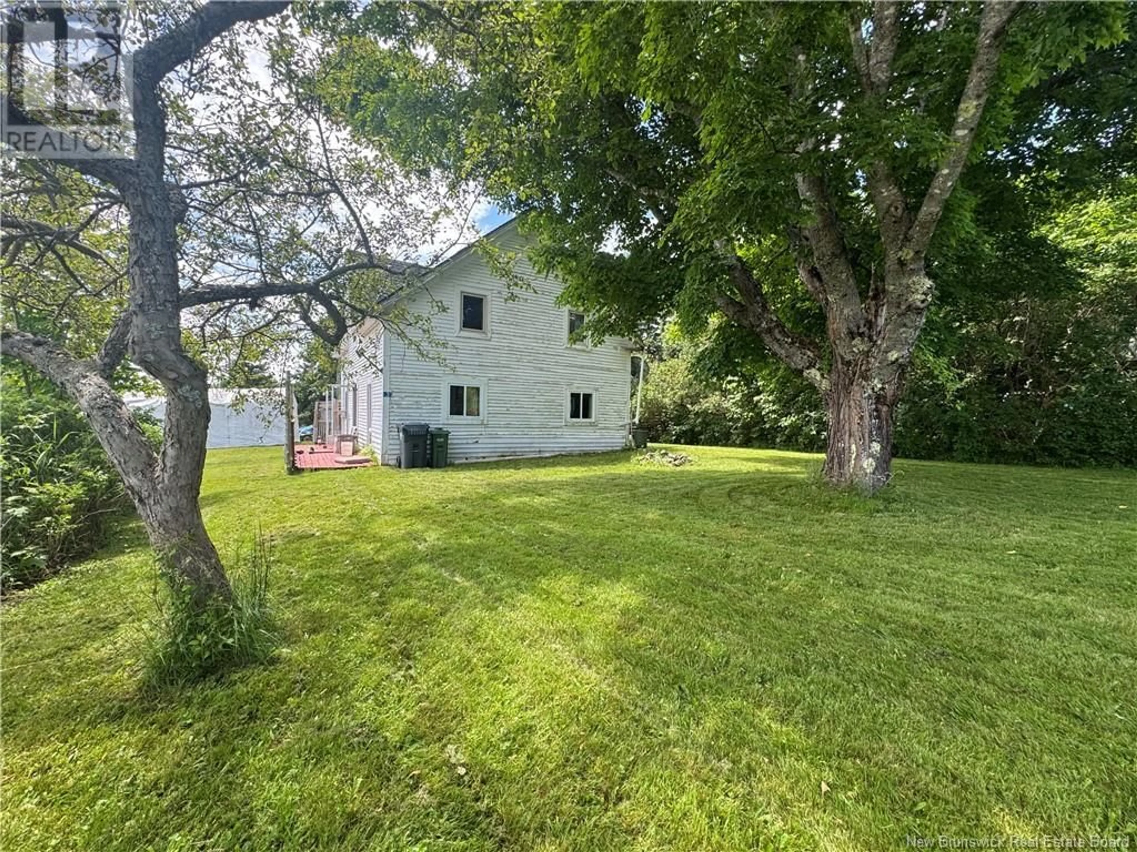 A pic from outside/outdoor area/front of a property/back of a property/a pic from drone, water/lake/river/ocean view for 3 HERITAGE LANE, Bloomfield New Brunswick E5N4X4