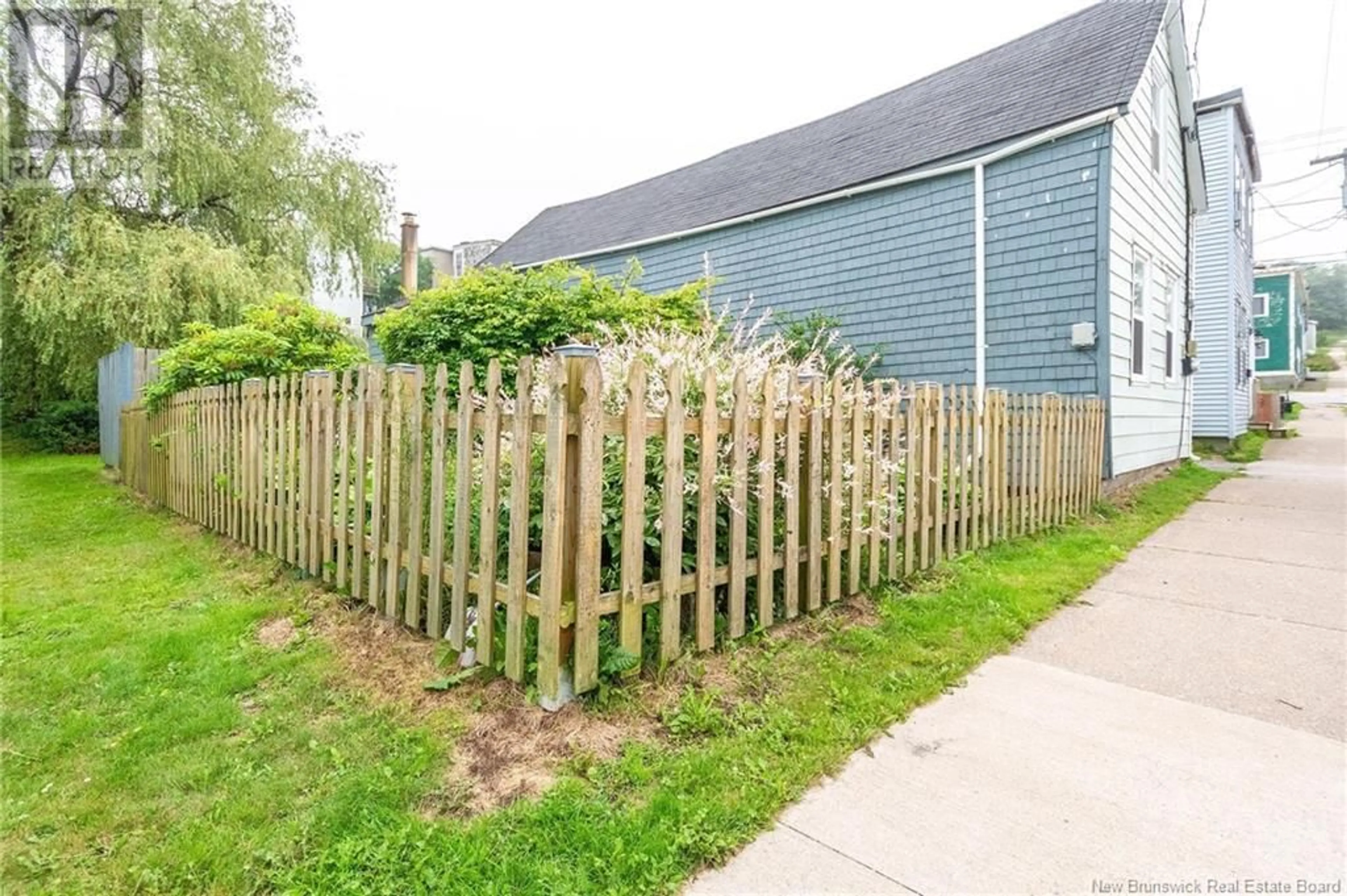 Patio, street for 220 RODNEY STREET, Saint John New Brunswick E2M1X4